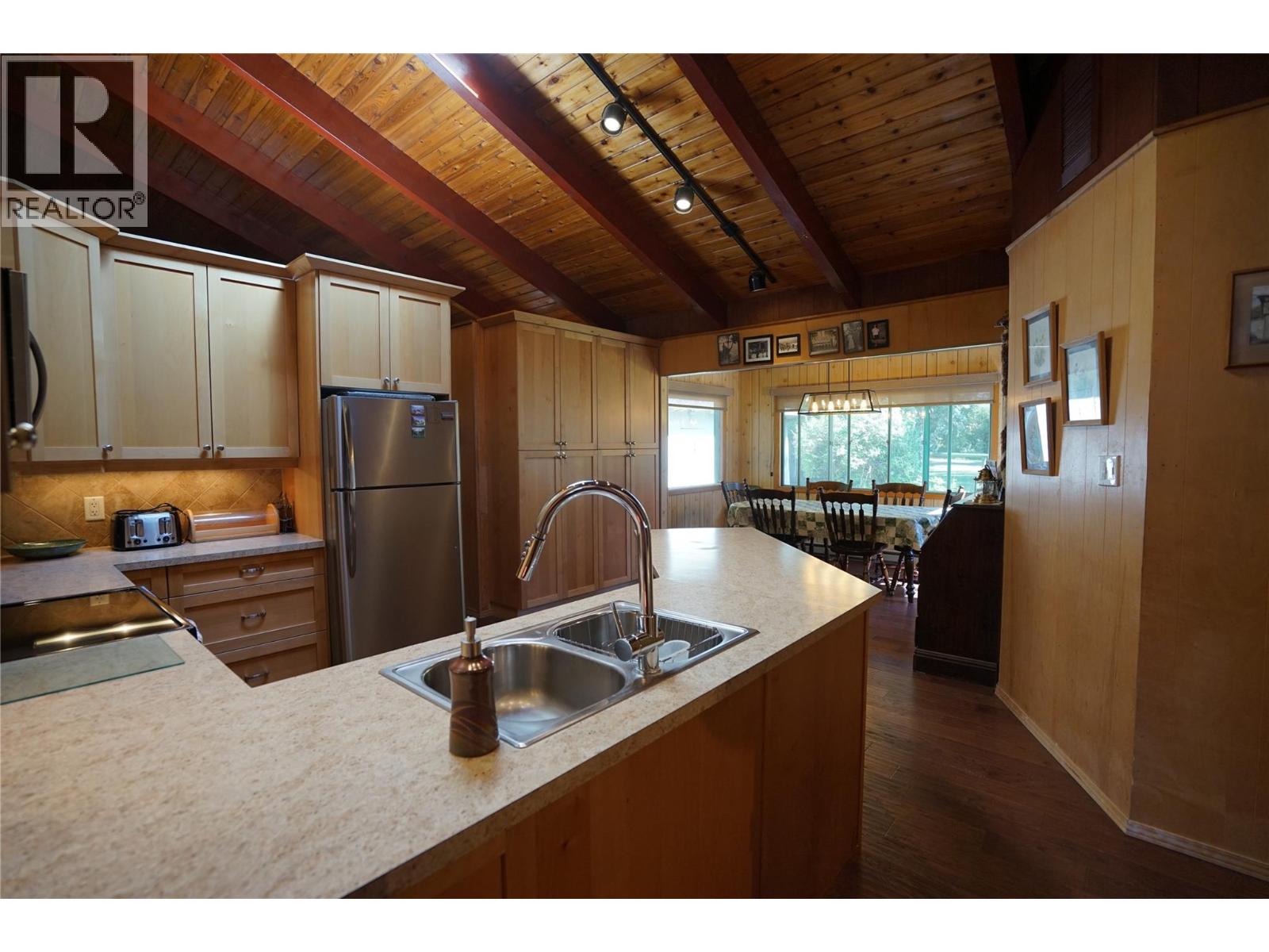 4806 Andreen Road Property Photo 15