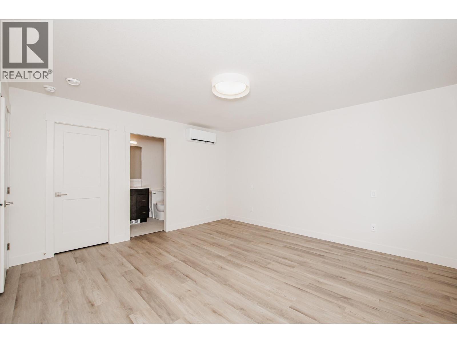 8200 97a Highway Unit# 8 Property Photo 24
