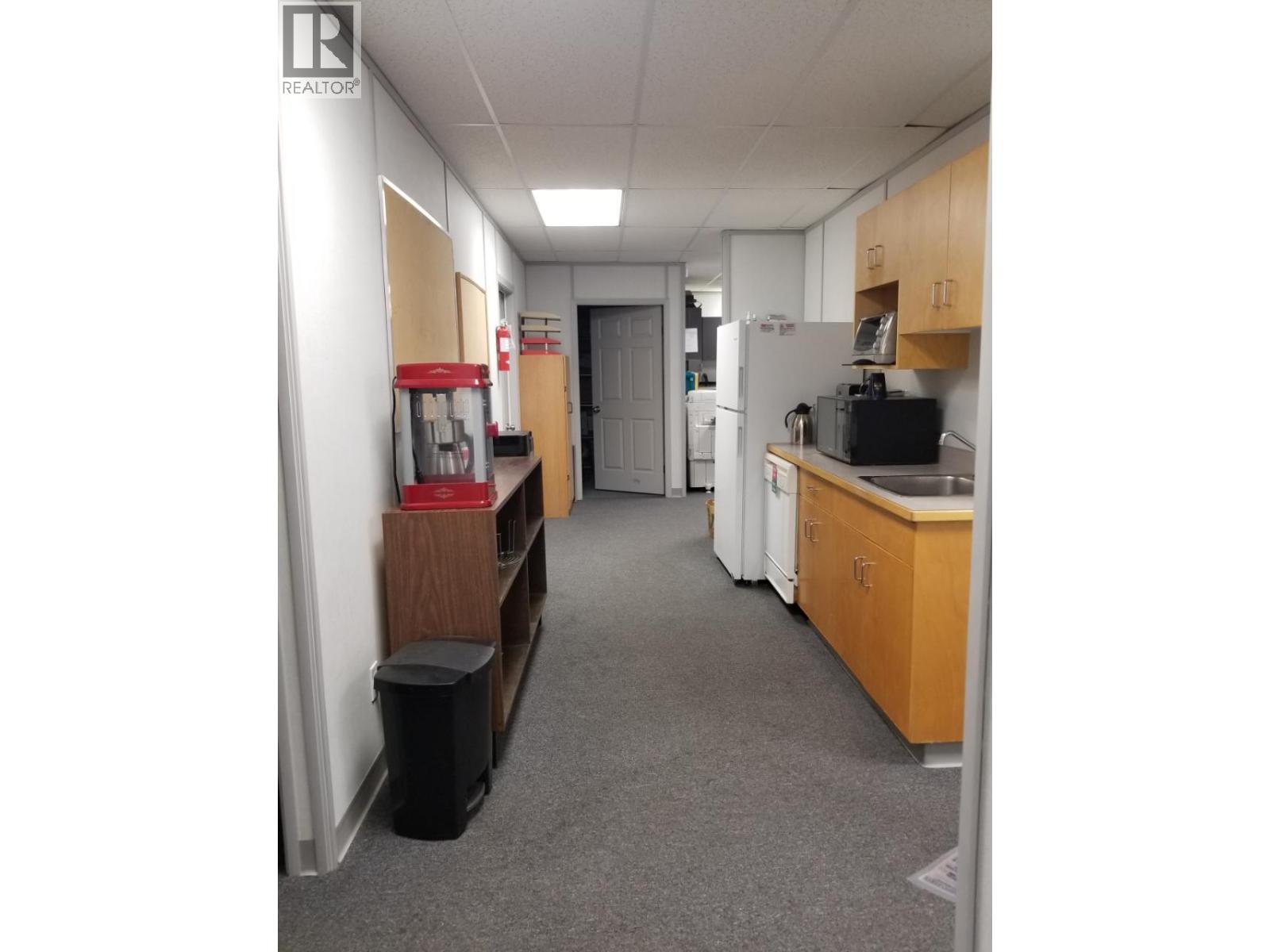 5110 52 Avenue Property Photo 2