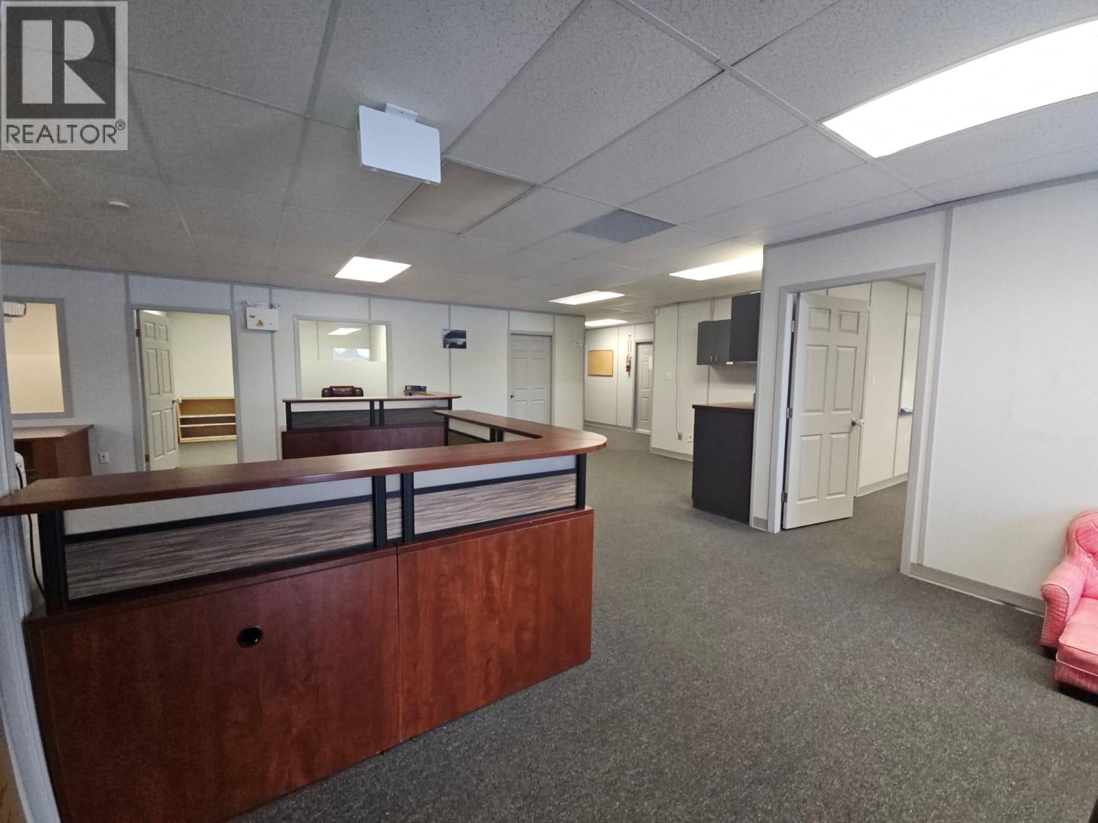 5110 52 Avenue Property Photo 2
