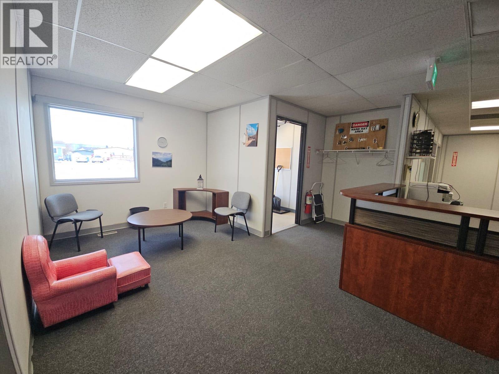 5110 52 Avenue Property Photo 5