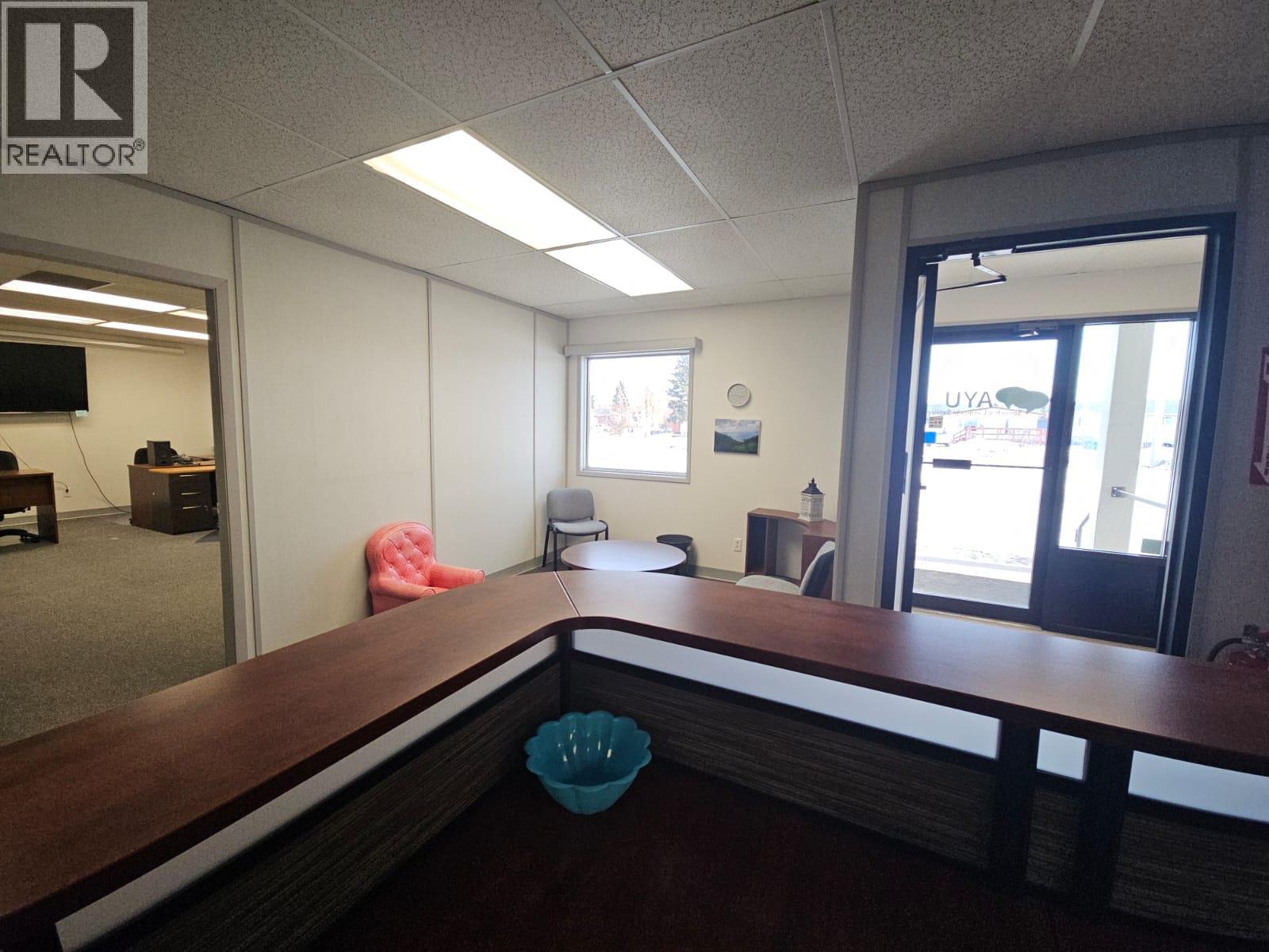 5110 52 Avenue Property Photo 6