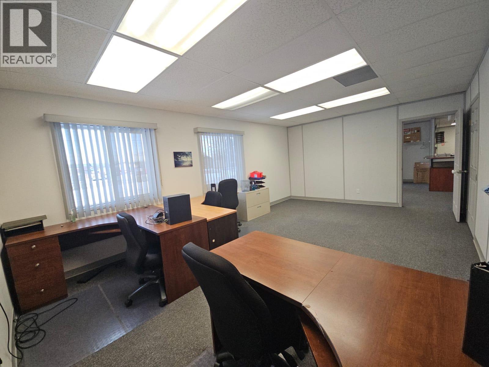 5110 52 Avenue Property Photo 11