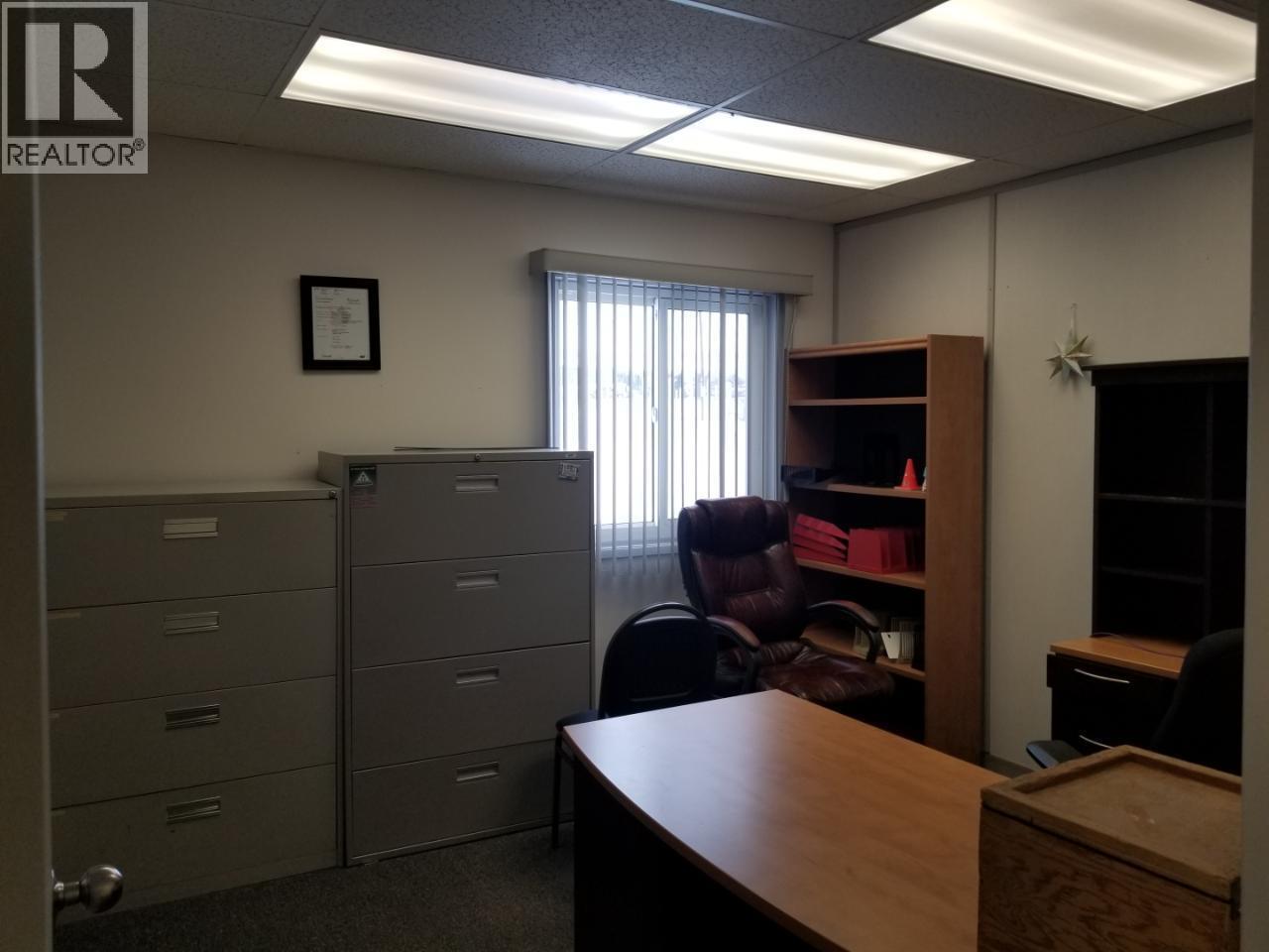 5110 52 Avenue Property Photo 12