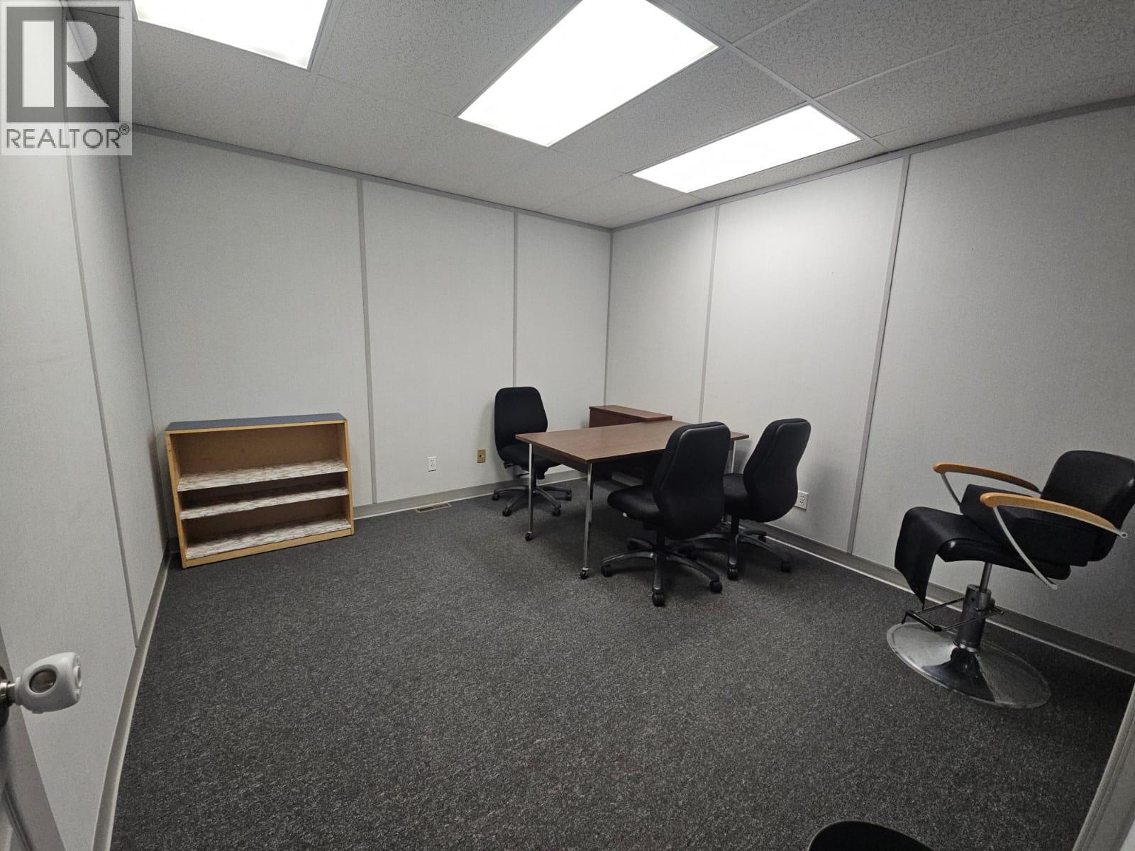 5110 52 Avenue Property Photo 12
