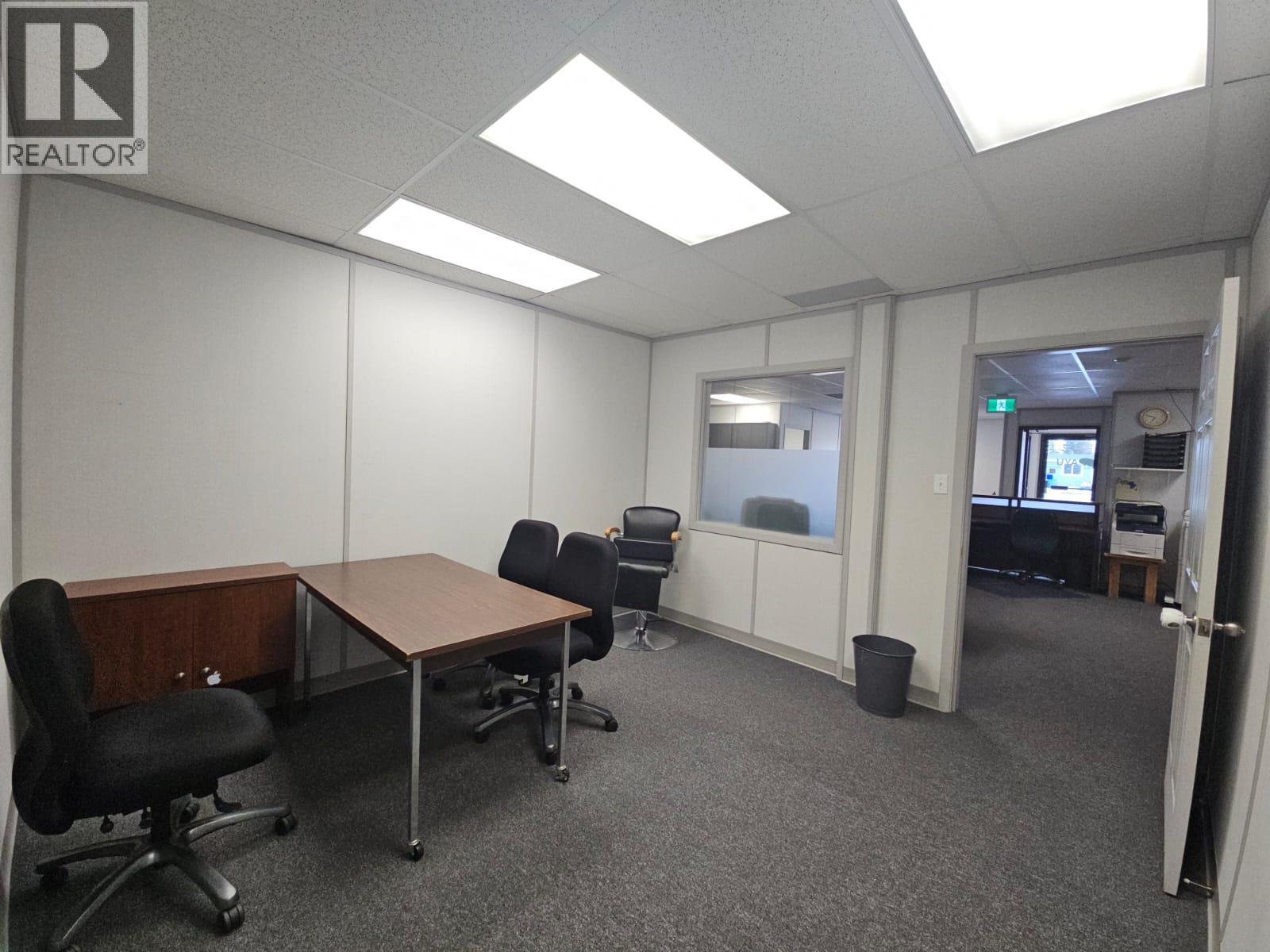 5110 52 Avenue Property Photo 13