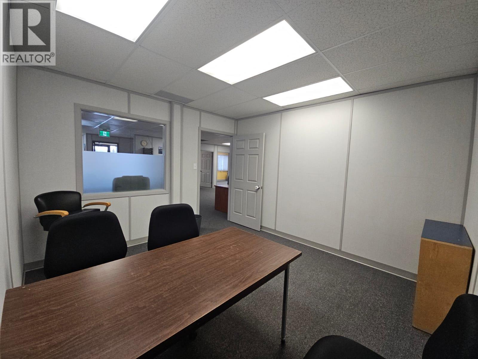 5110 52 Avenue Property Photo 14