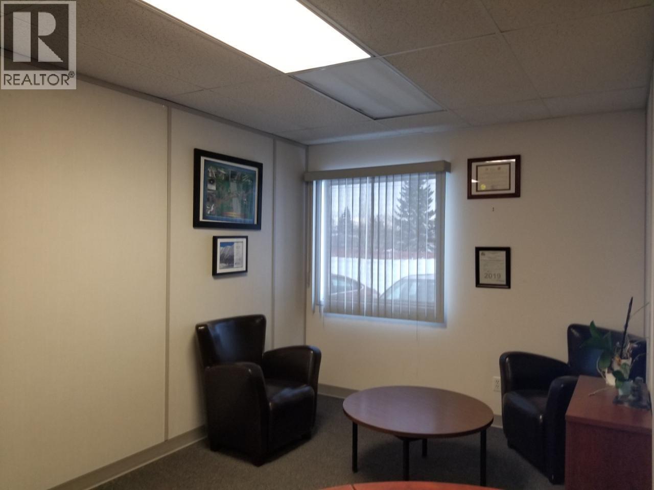 5110 52 Avenue Property Photo 15