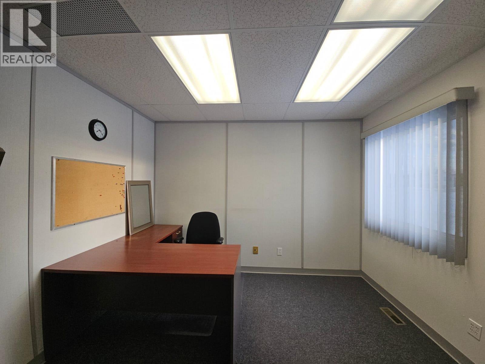 5110 52 Avenue Property Photo 32