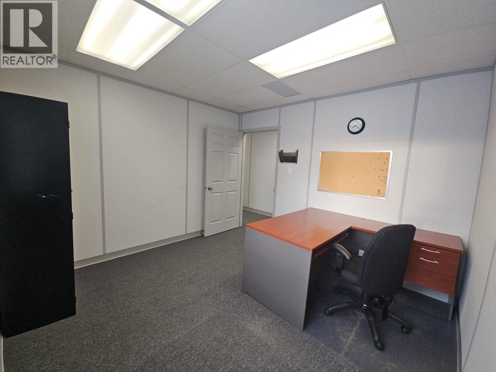 5110 52 Avenue Property Photo 33