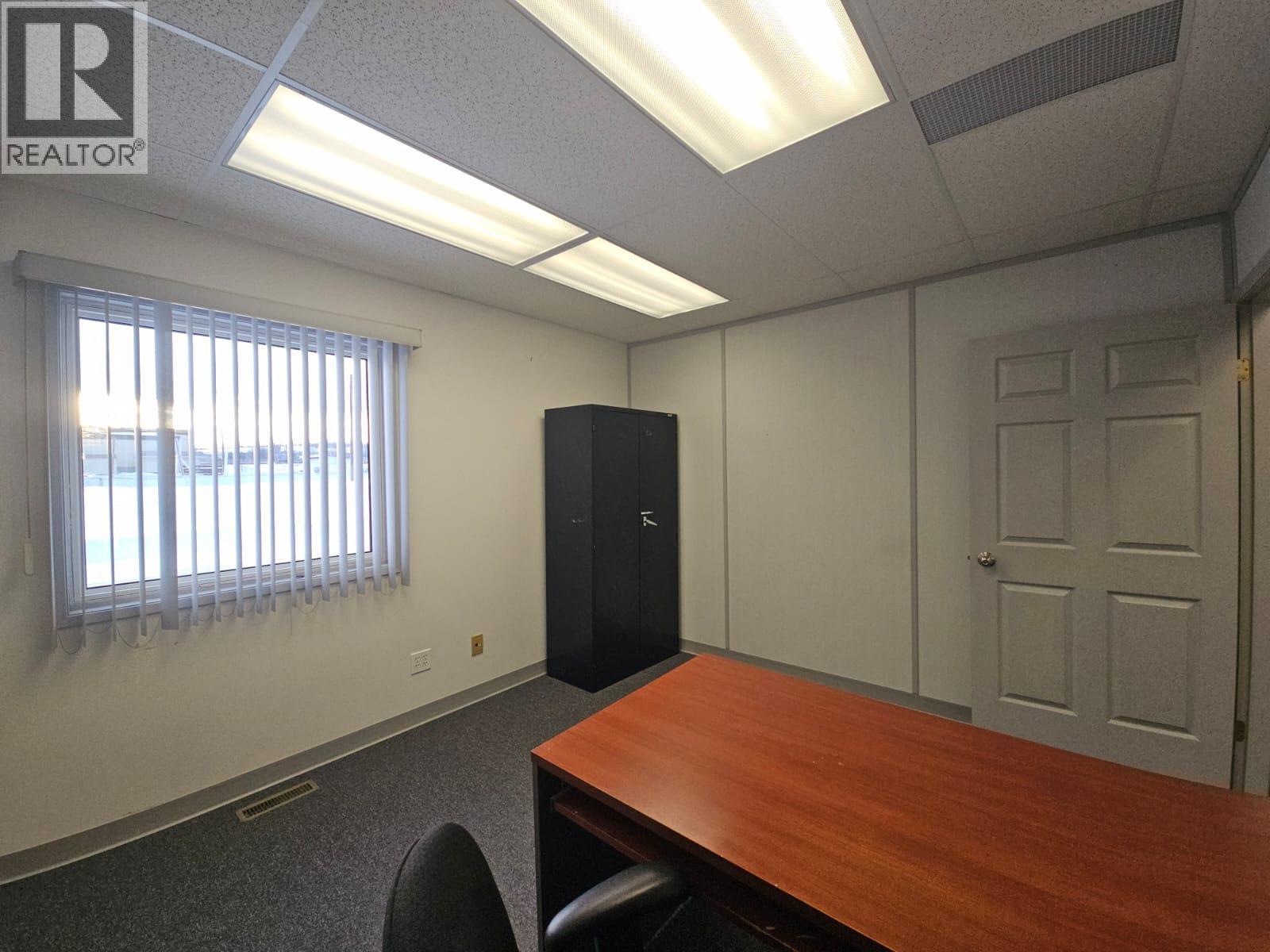 5110 52 Avenue Property Photo 35