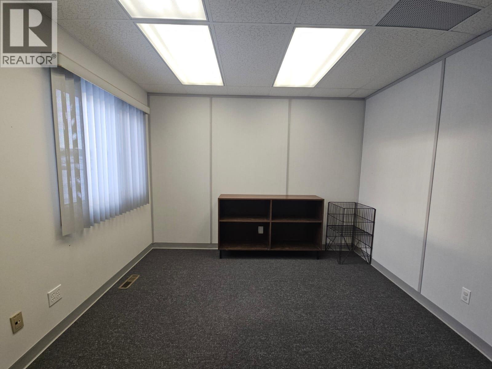 5110 52 Avenue Property Photo 38