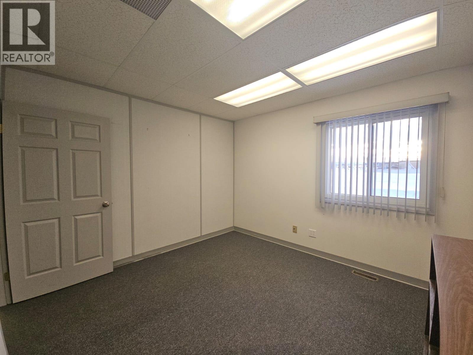 5110 52 Avenue Property Photo 42