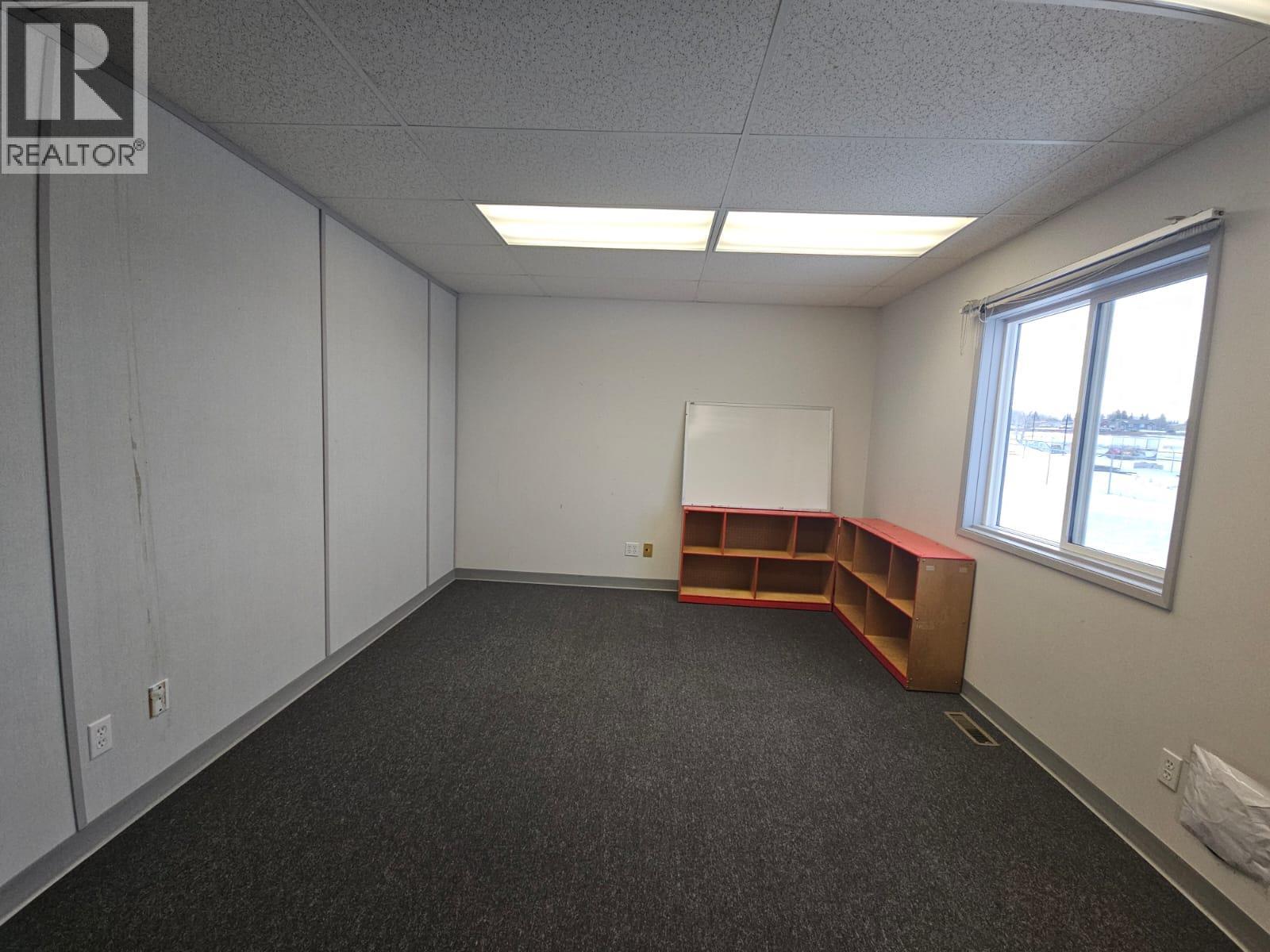 5110 52 Avenue Property Photo 44