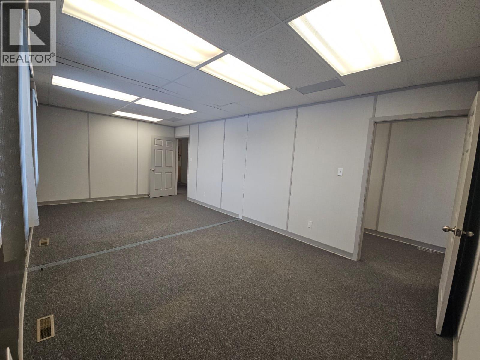 5110 52 Avenue Property Photo 53
