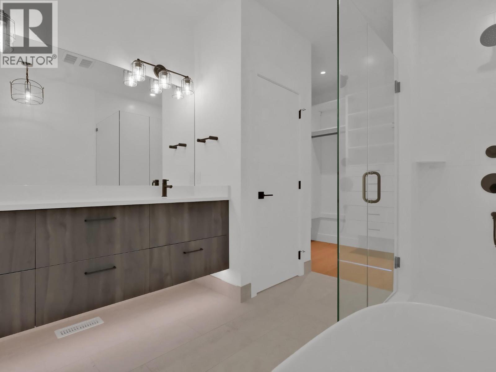 9201 Okanagan Centre Road #10 Property Photo 18