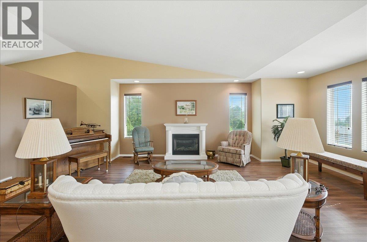7761 Devito Drive Property Photo 8