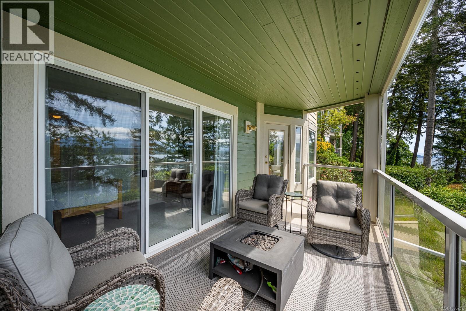 202 2275 Comox Ave Property Photo 6
