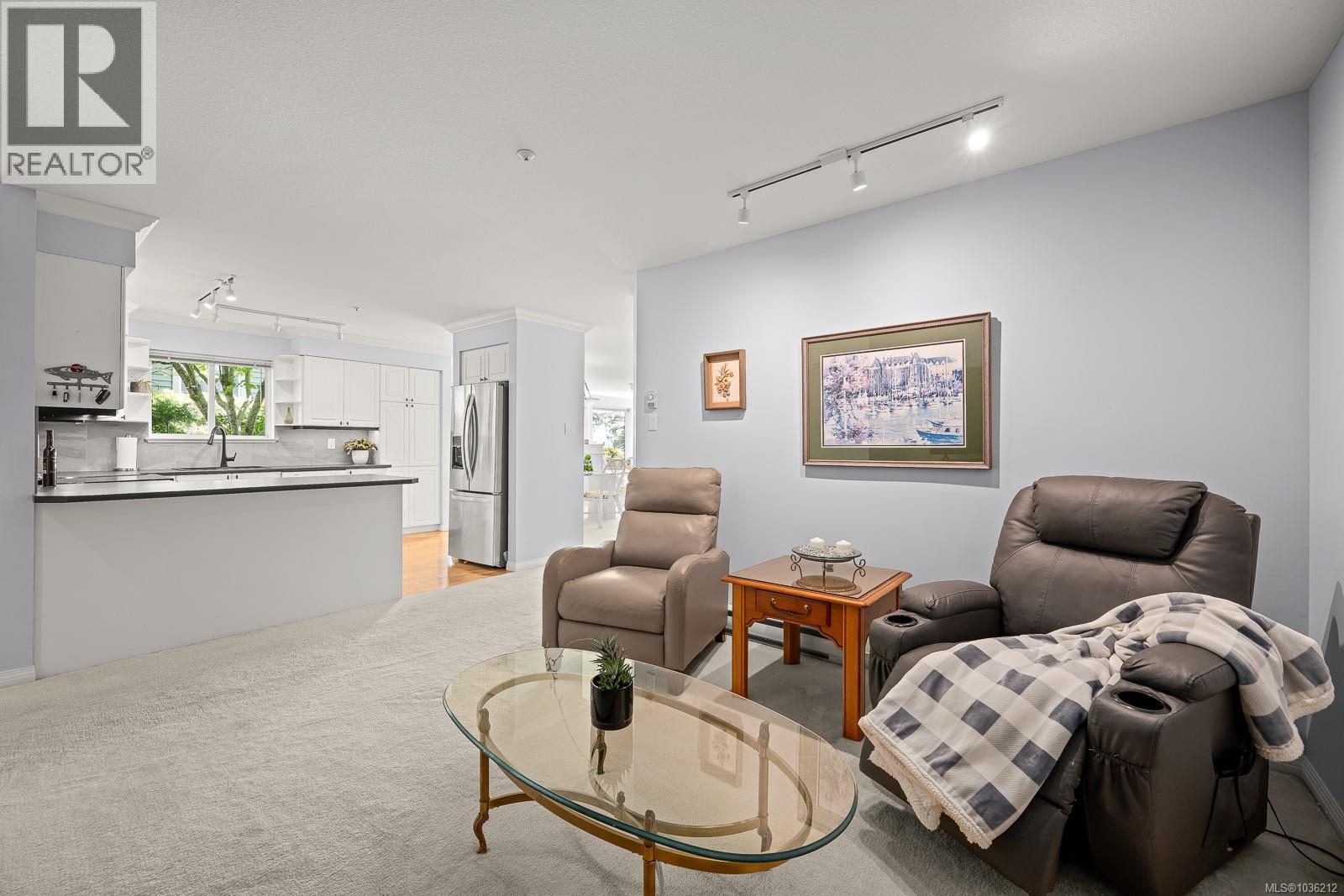 202 2275 Comox Ave Property Photo 12