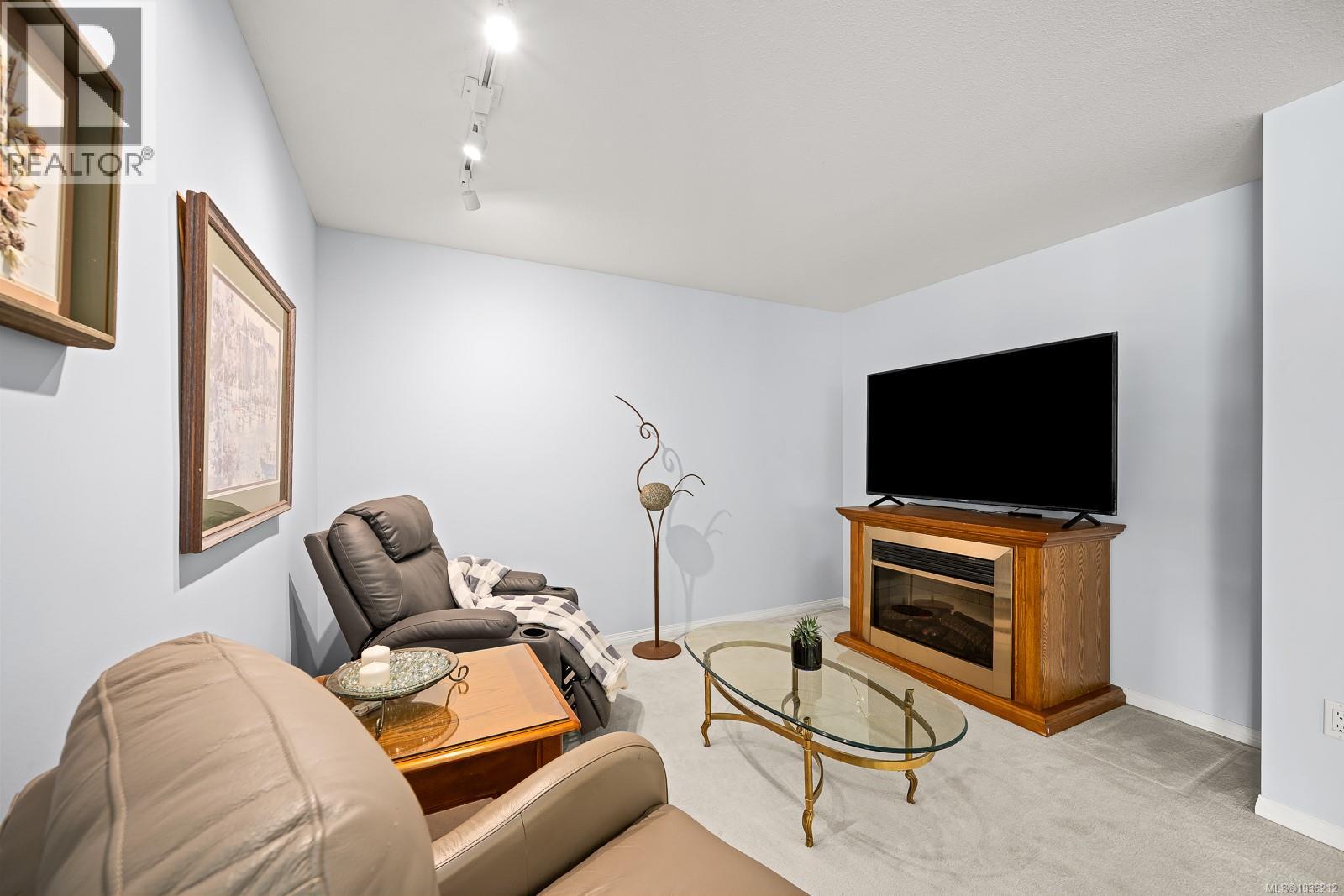 202 2275 Comox Ave Property Photo 13