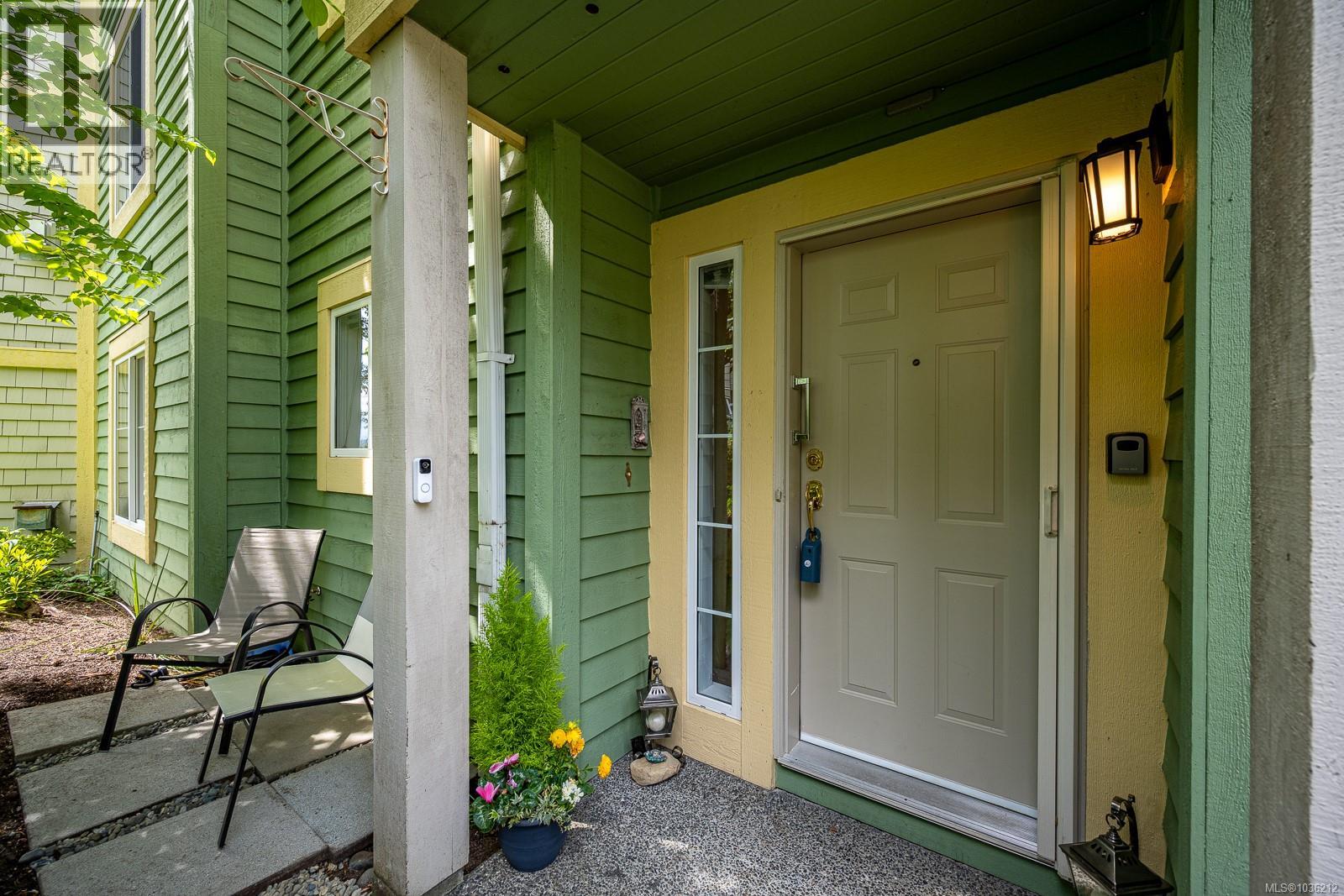202 2275 Comox Ave Property Photo 27
