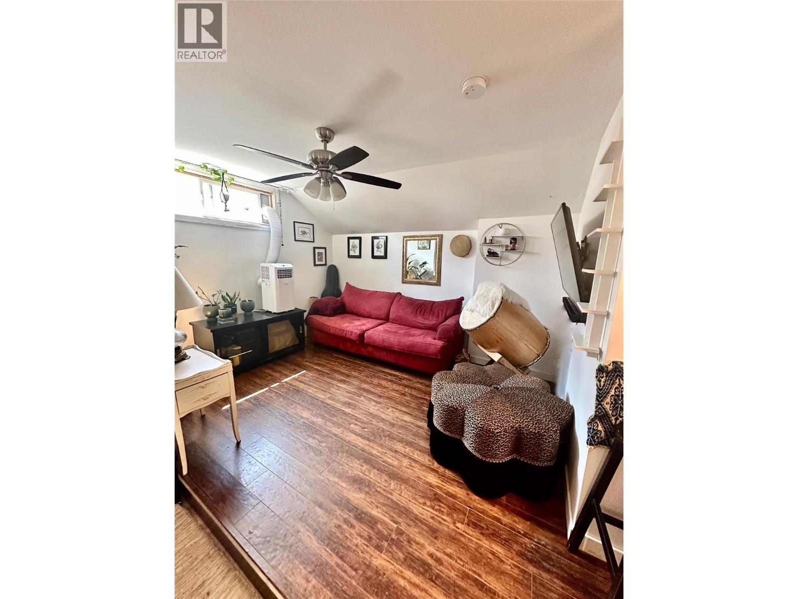 623 7th Avenue Property Photo 10