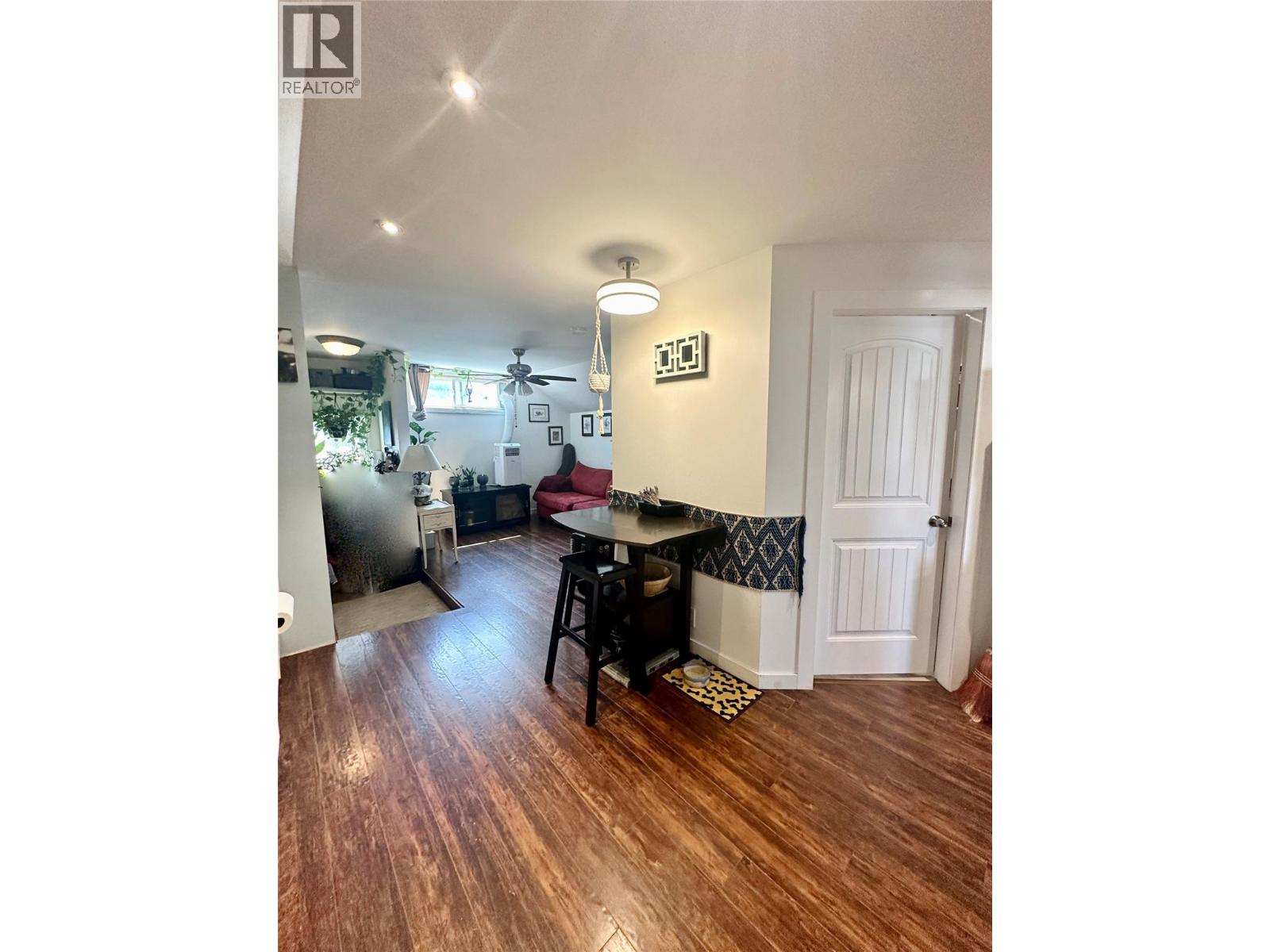 623 7th Avenue Property Photo 16