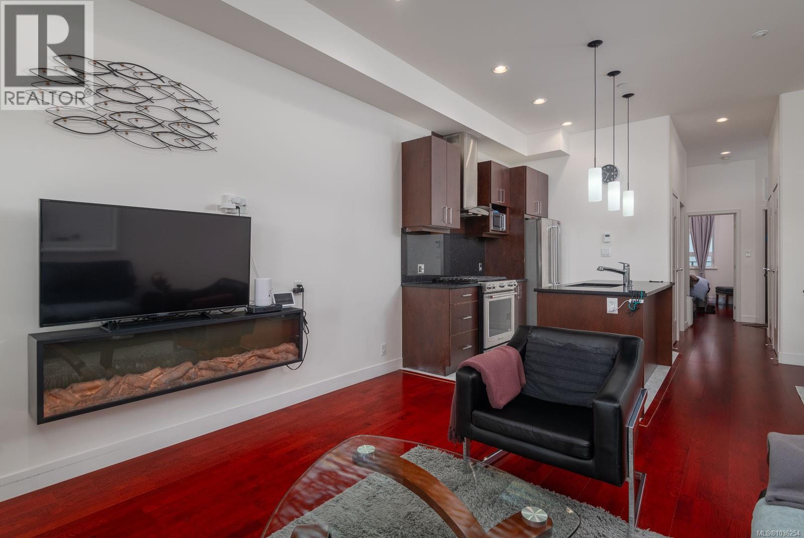 303 10 Chapel St Property Photo 5