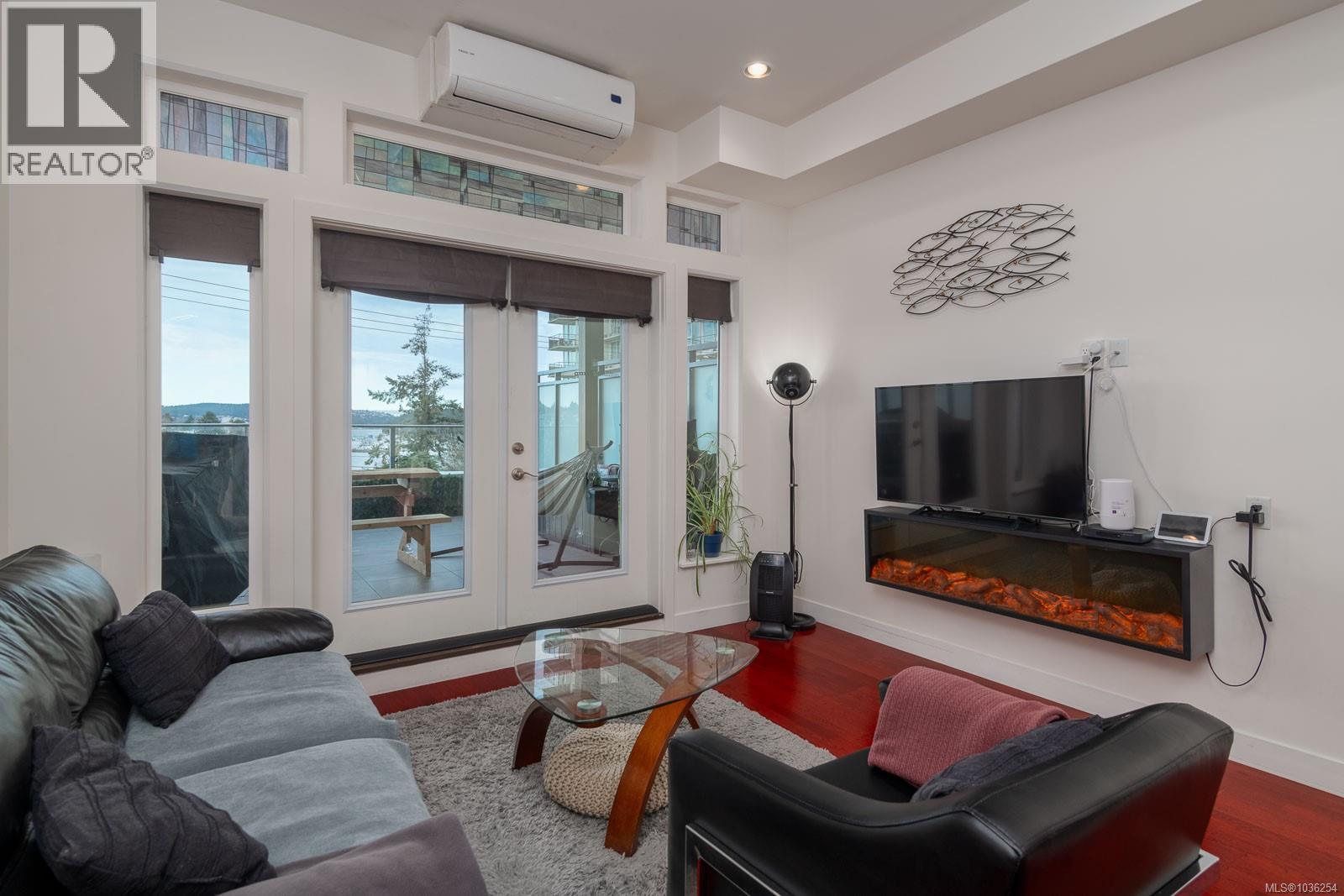 303 10 Chapel St Property Photo 6