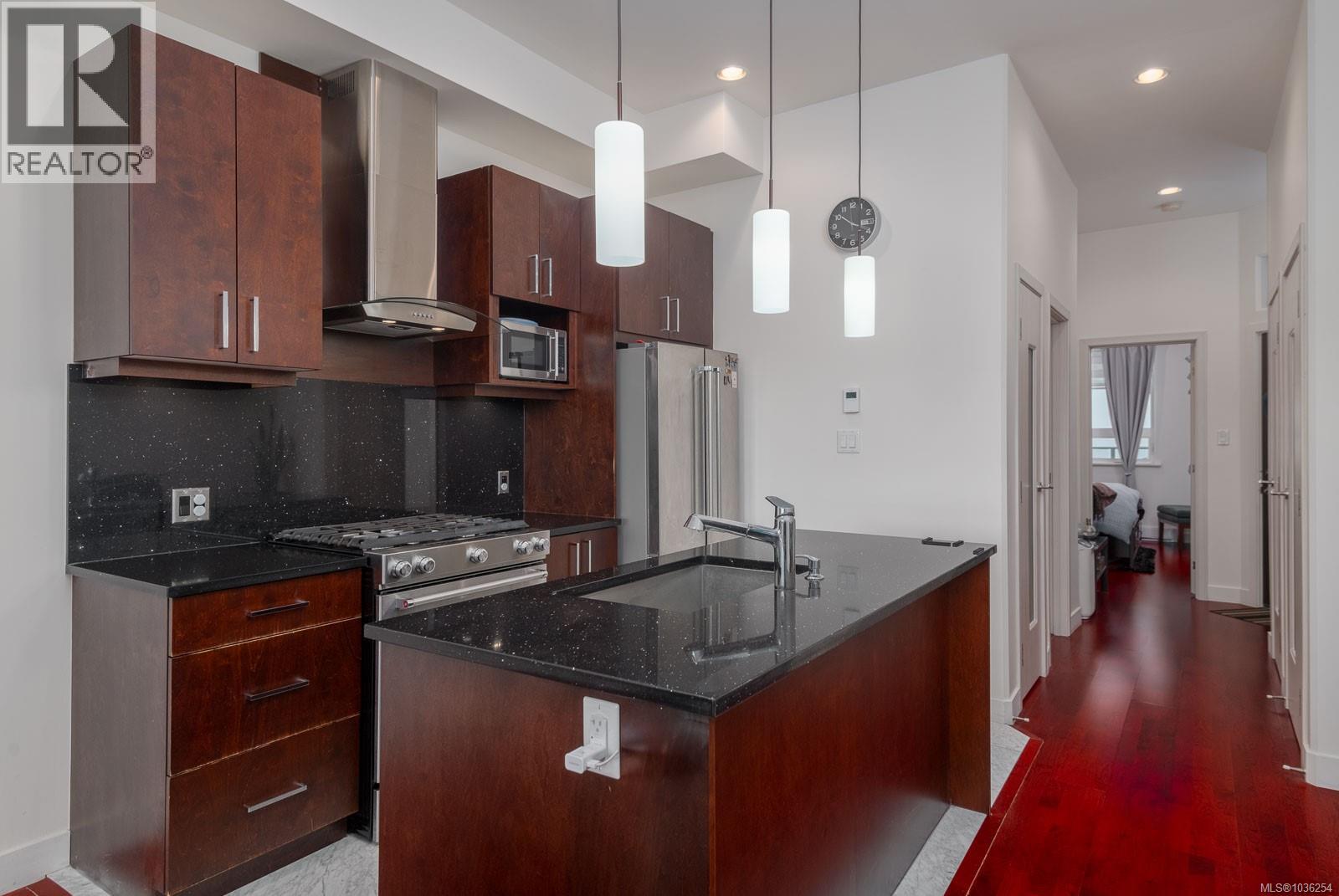 303 10 Chapel St Property Photo 11