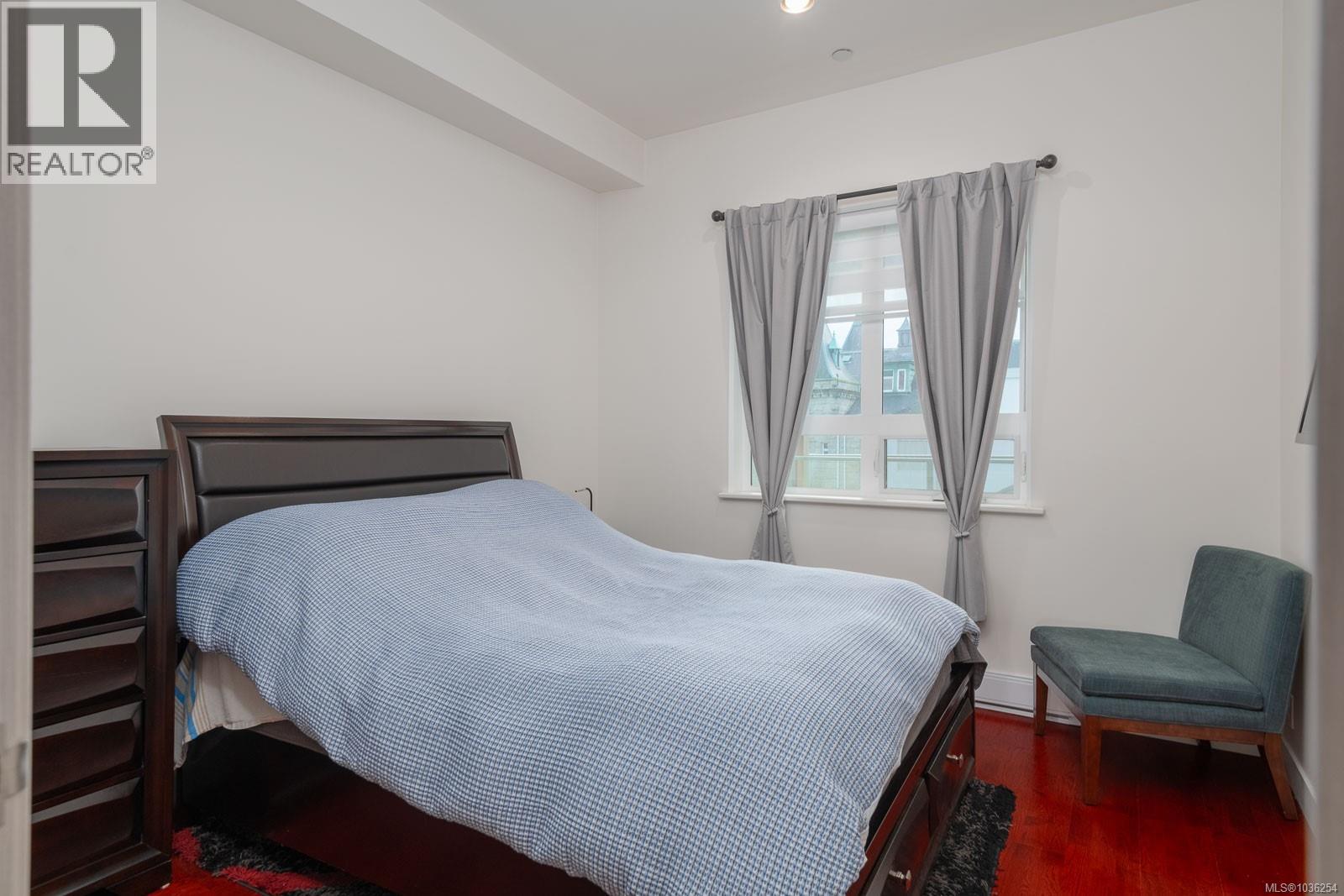 303 10 Chapel St Property Photo 15