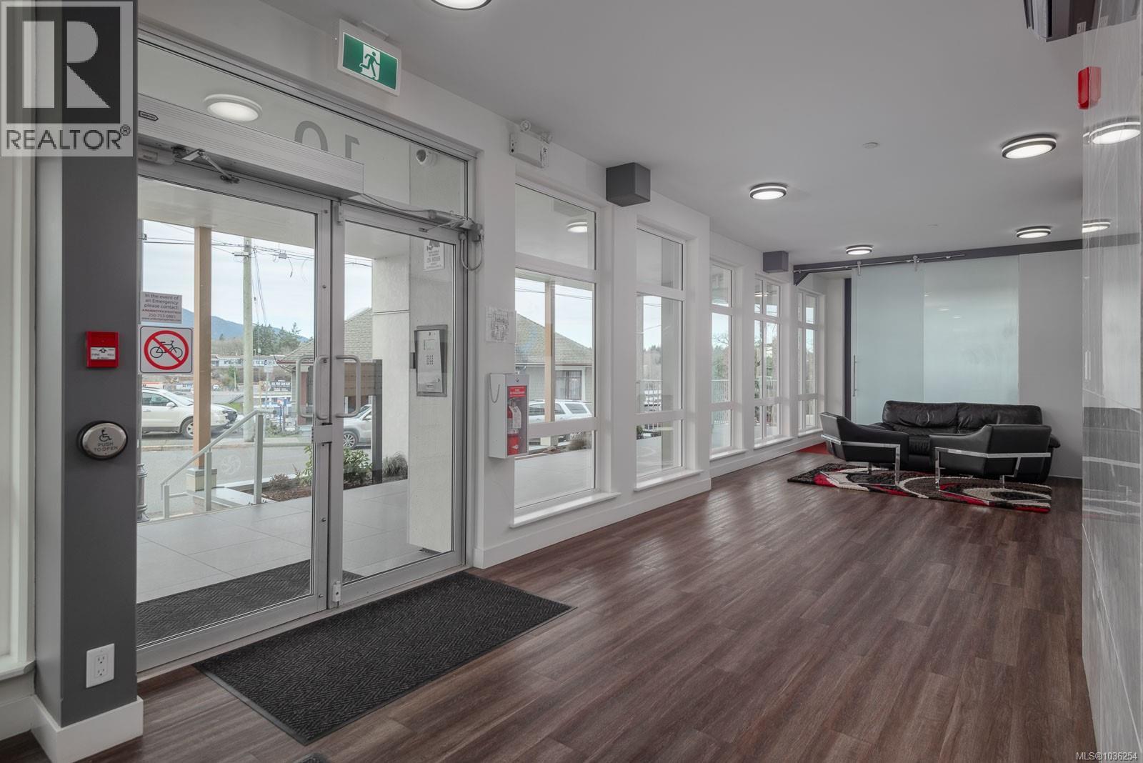 303 10 Chapel St Property Photo 24