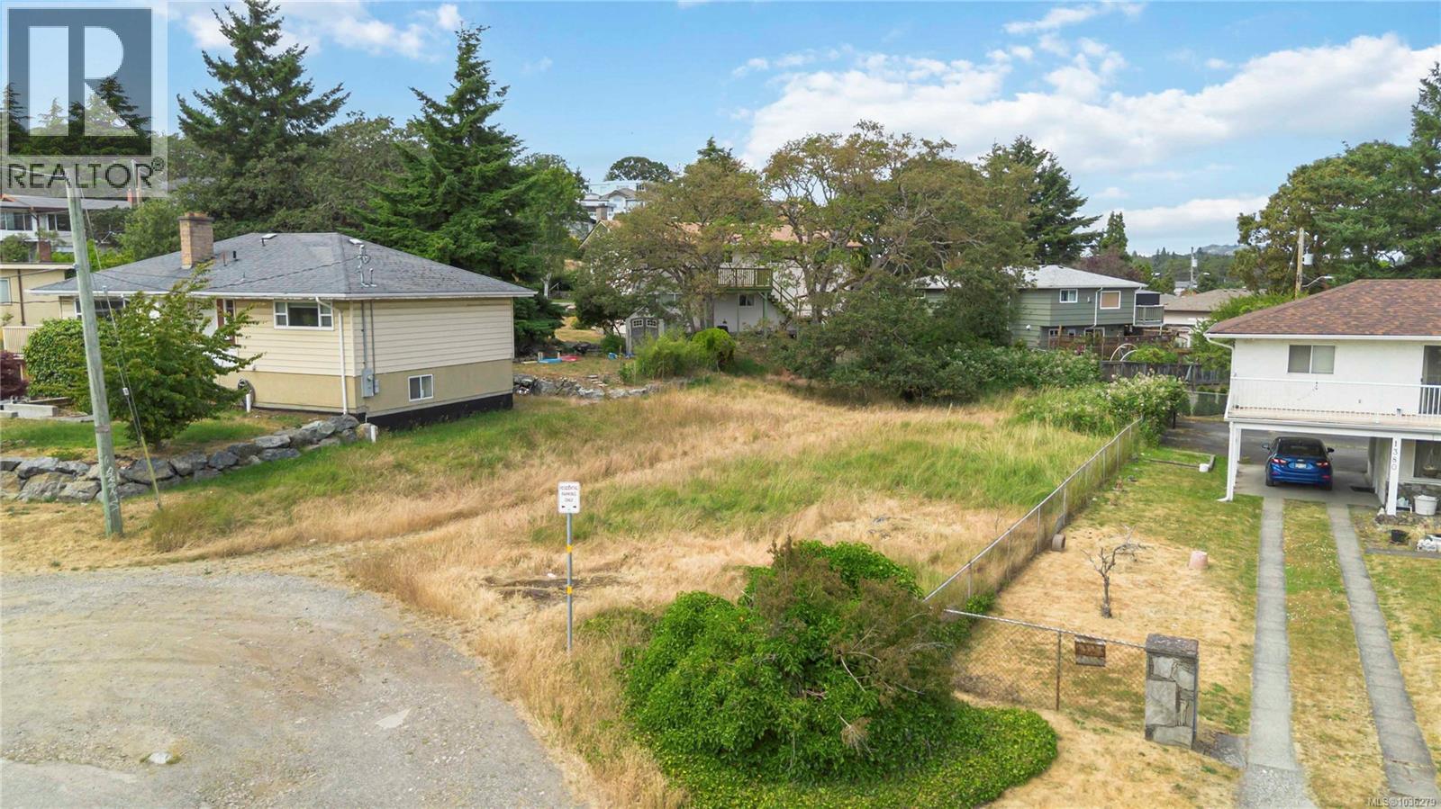 1360 Vista Hts Property Photo 5