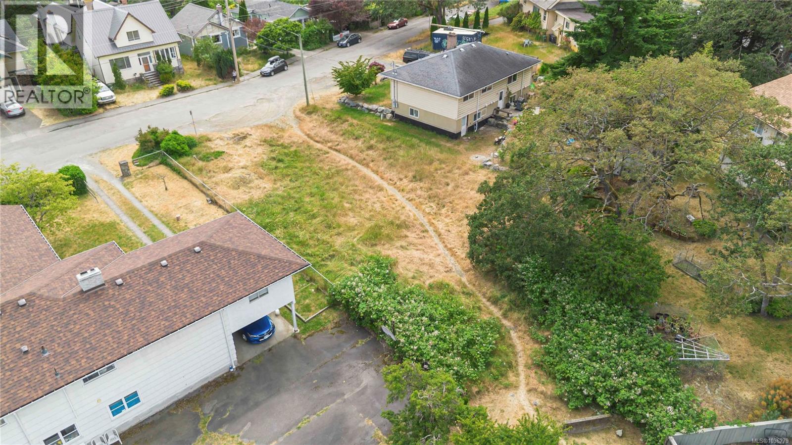 1360 Vista Hts Property Photo 7
