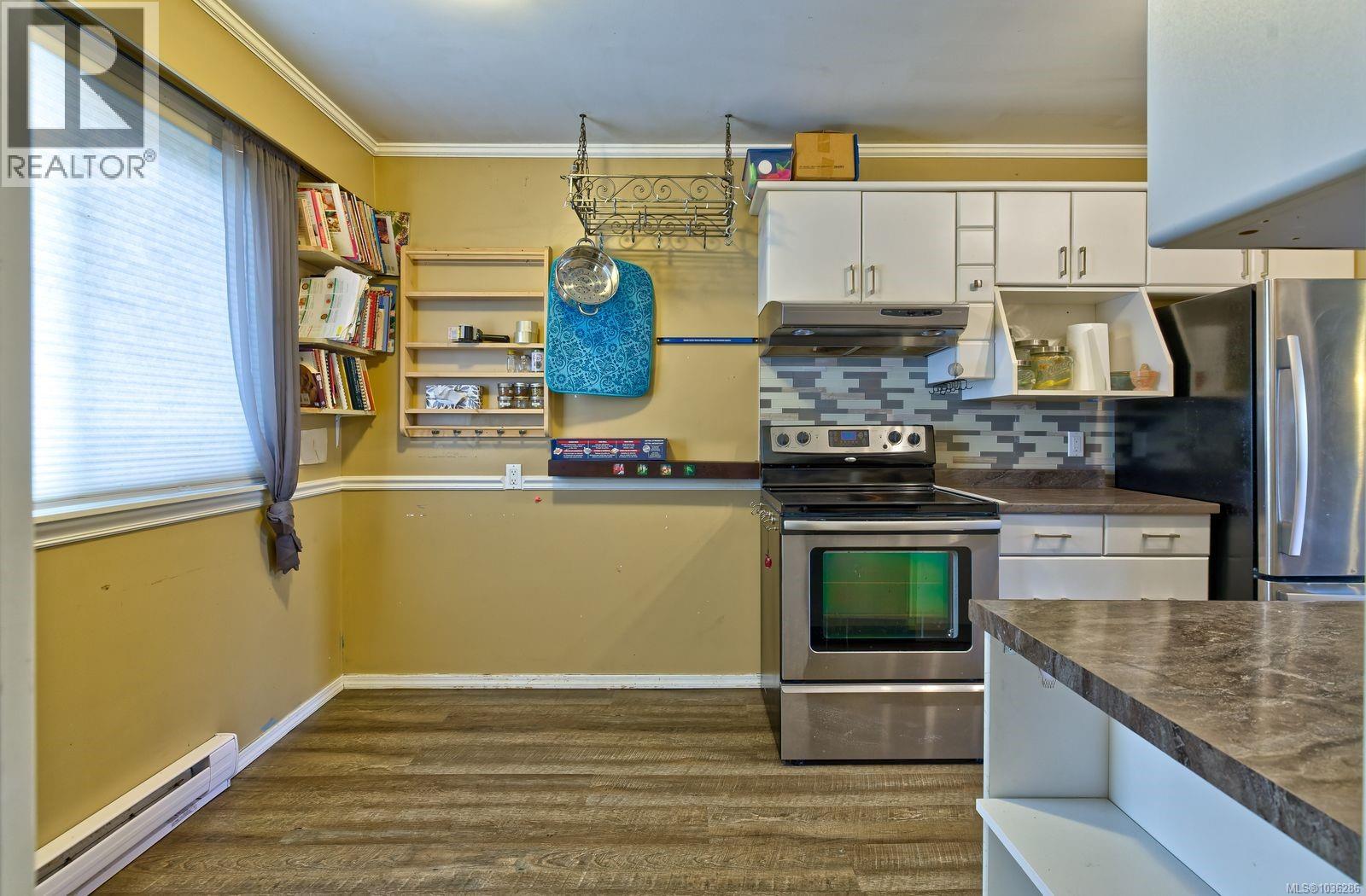 8 721 Malone Rd Property Photo 3