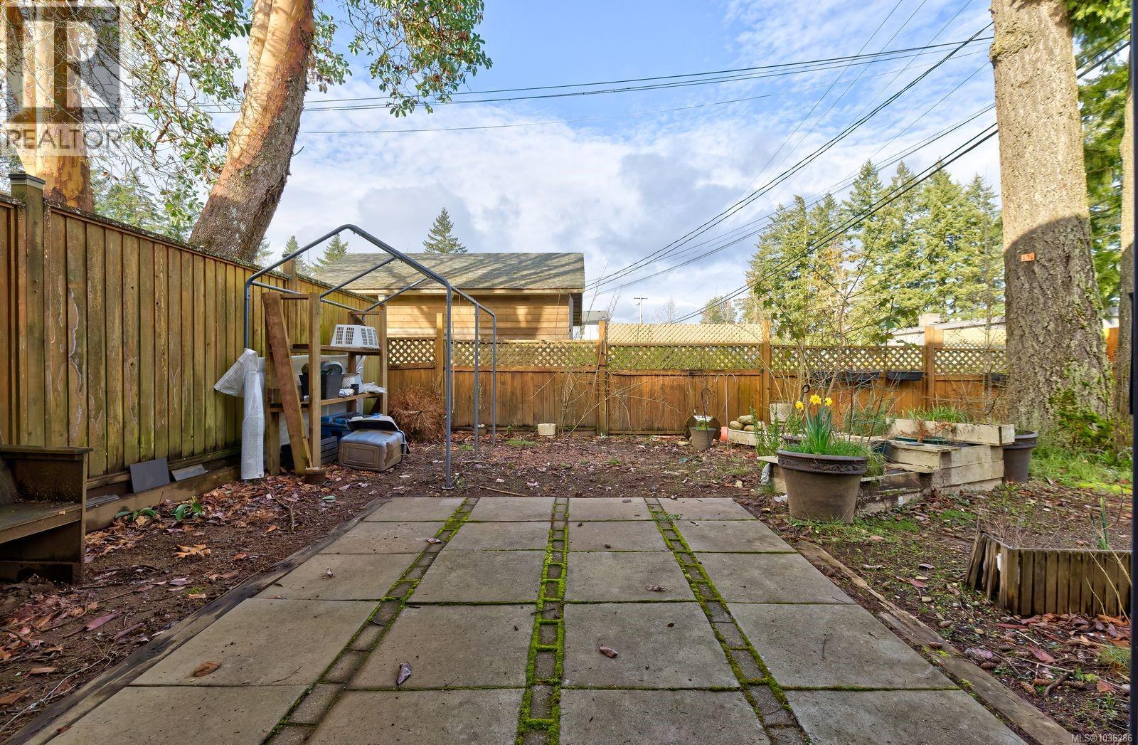 8 721 Malone Rd Property Photo 18