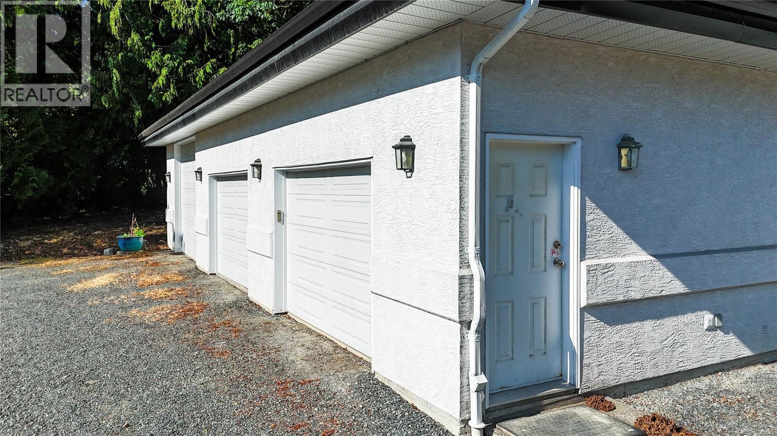 740 Windover Terr Property Photo 43
