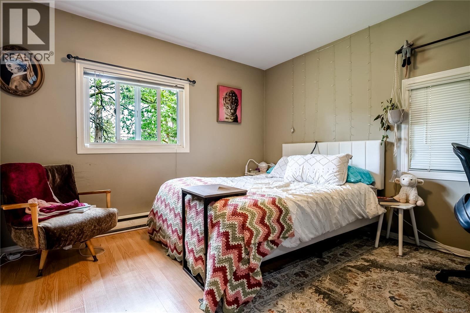 4120 Quadra St Property Photo 13