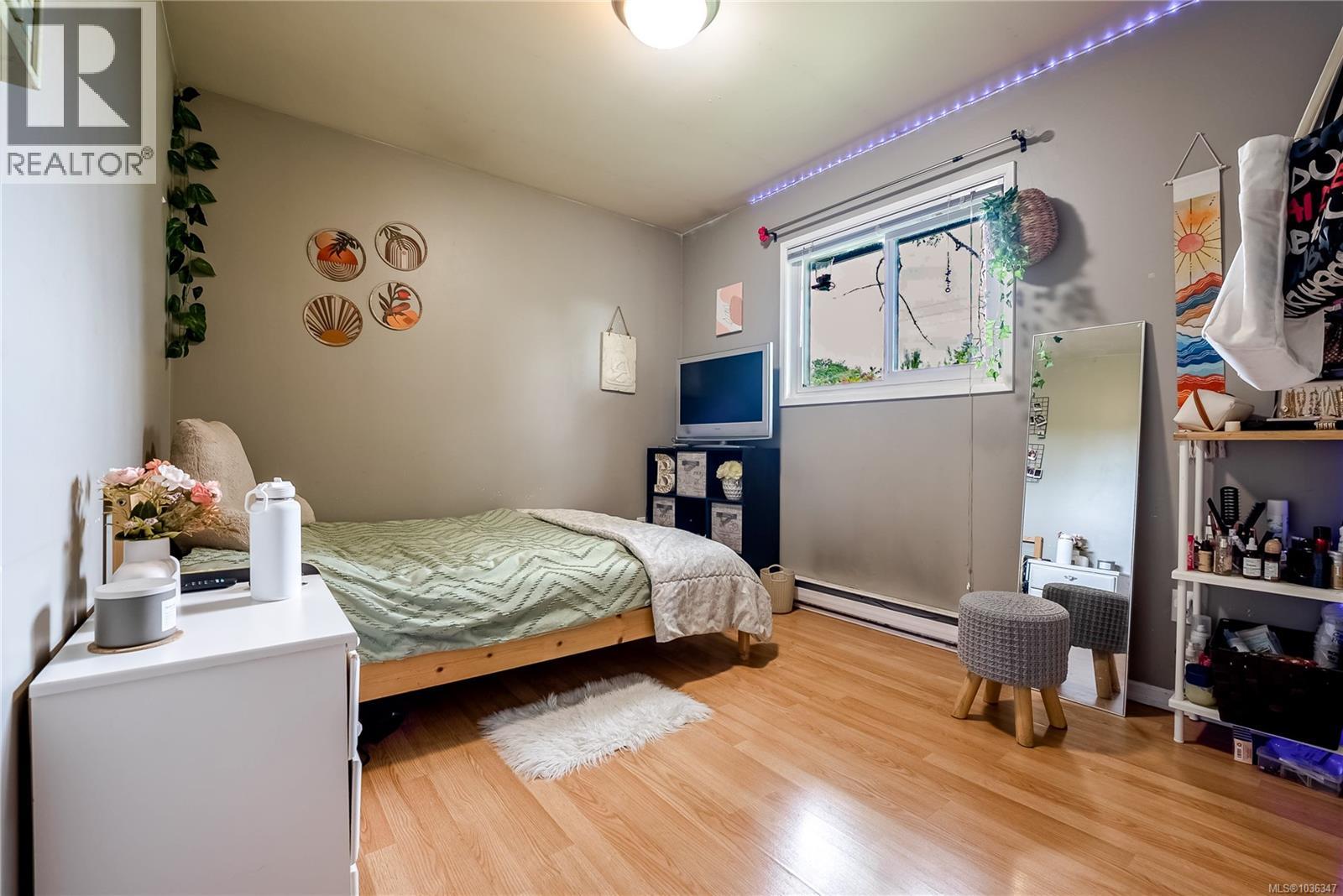 4120 Quadra St Property Photo 17