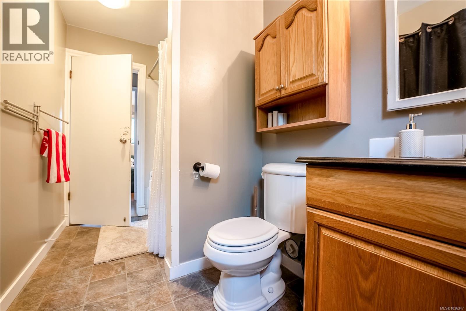 4120 Quadra St Property Photo 23