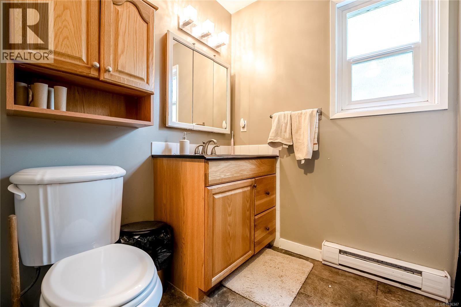 4120 Quadra St Property Photo 24