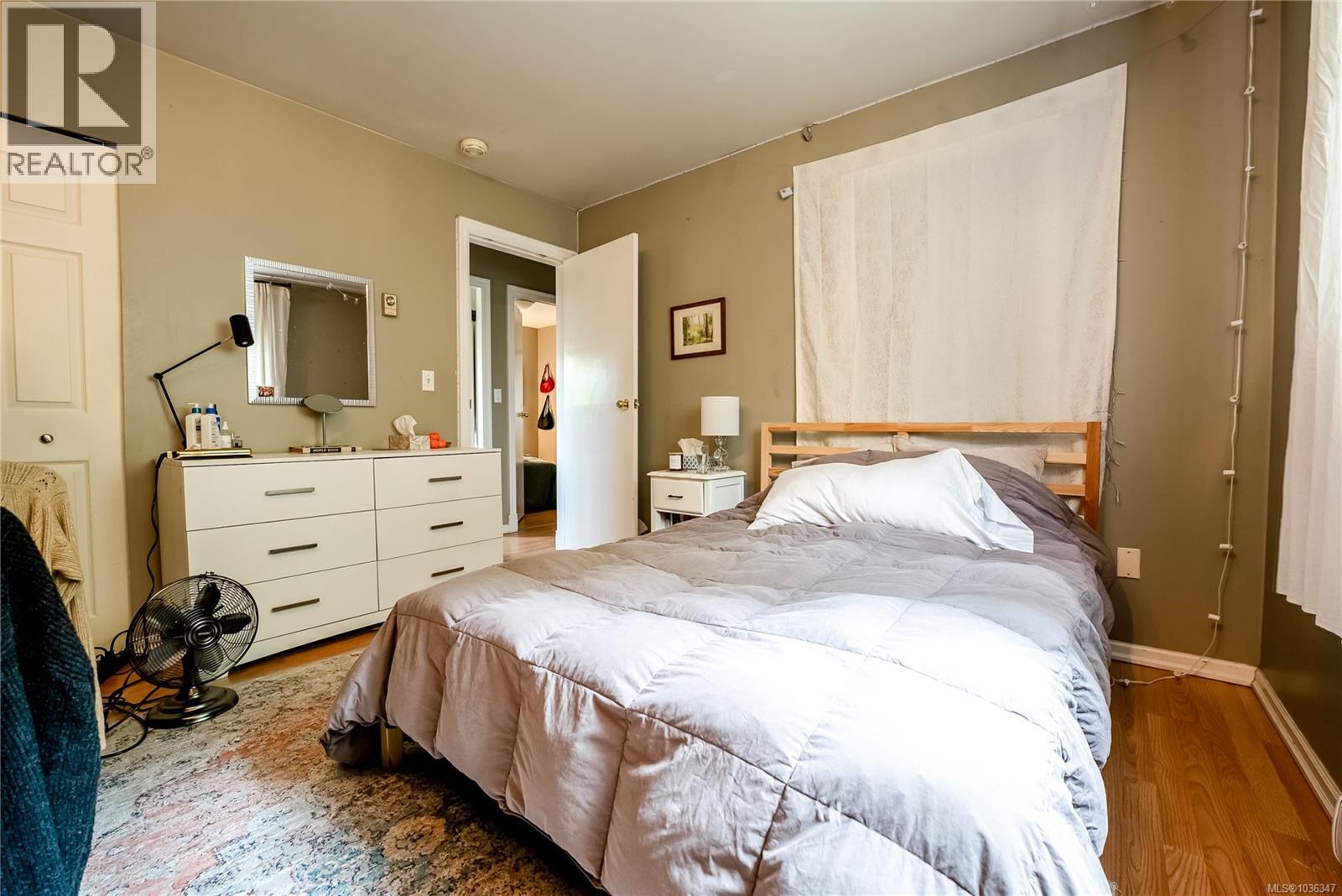 4120 Quadra St Property Photo 28