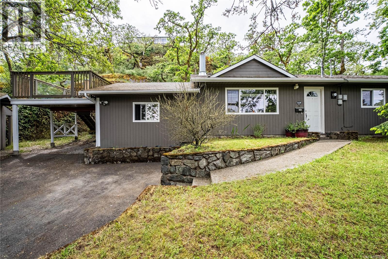 4120 Quadra St Property Photo 34