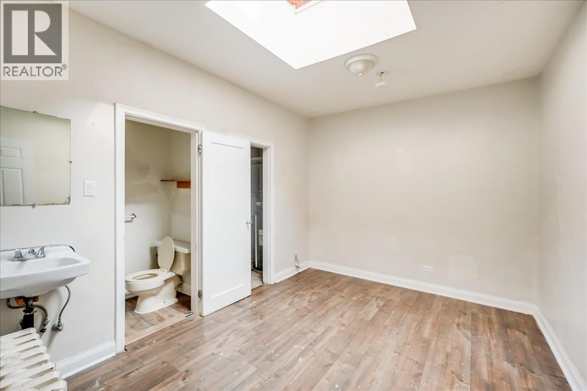 156 Haig Street Property Photo 34