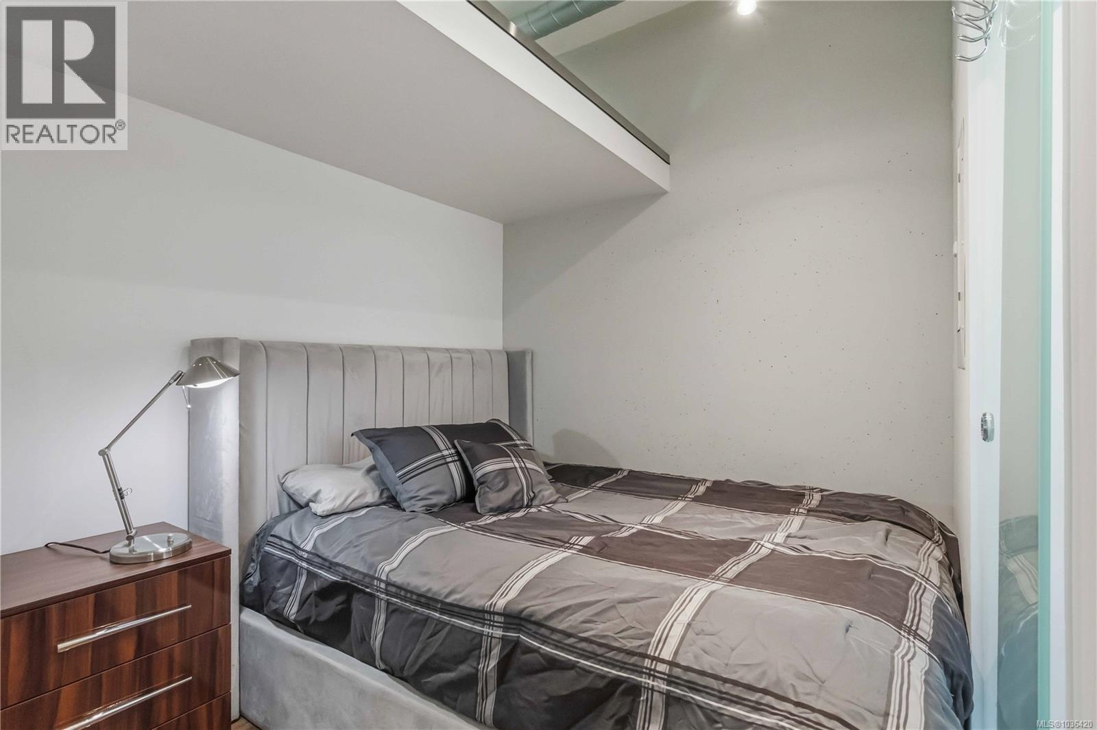 330 1029 View St Property Photo 20