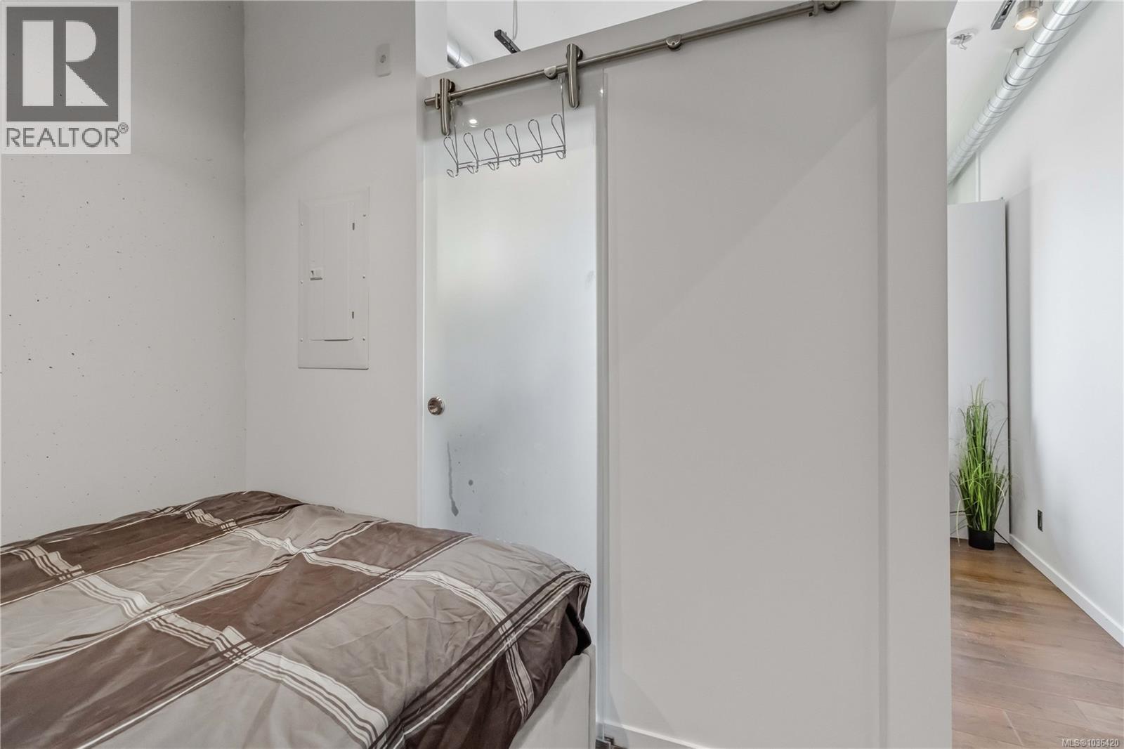 330 1029 View St Property Photo 21