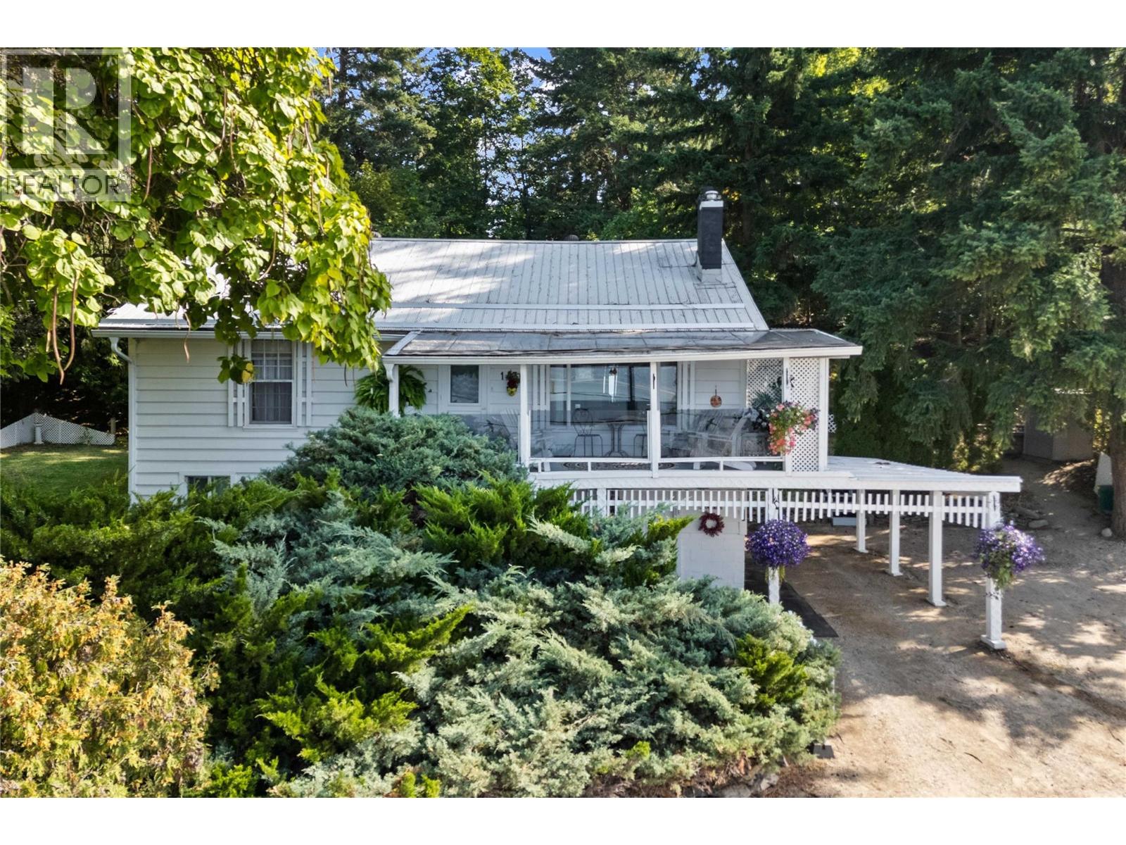 1430 Lakeshore Road NE