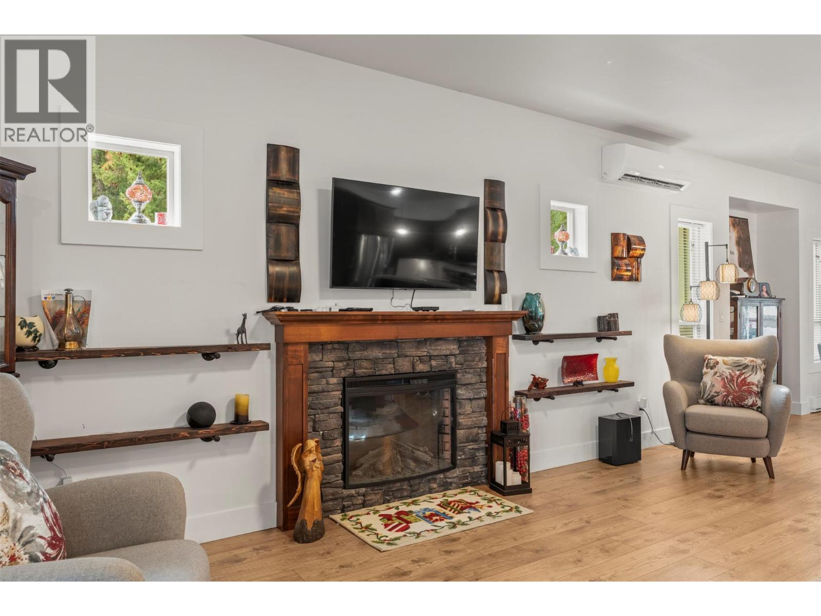 205 Falcon Avenue Property Photo 10
