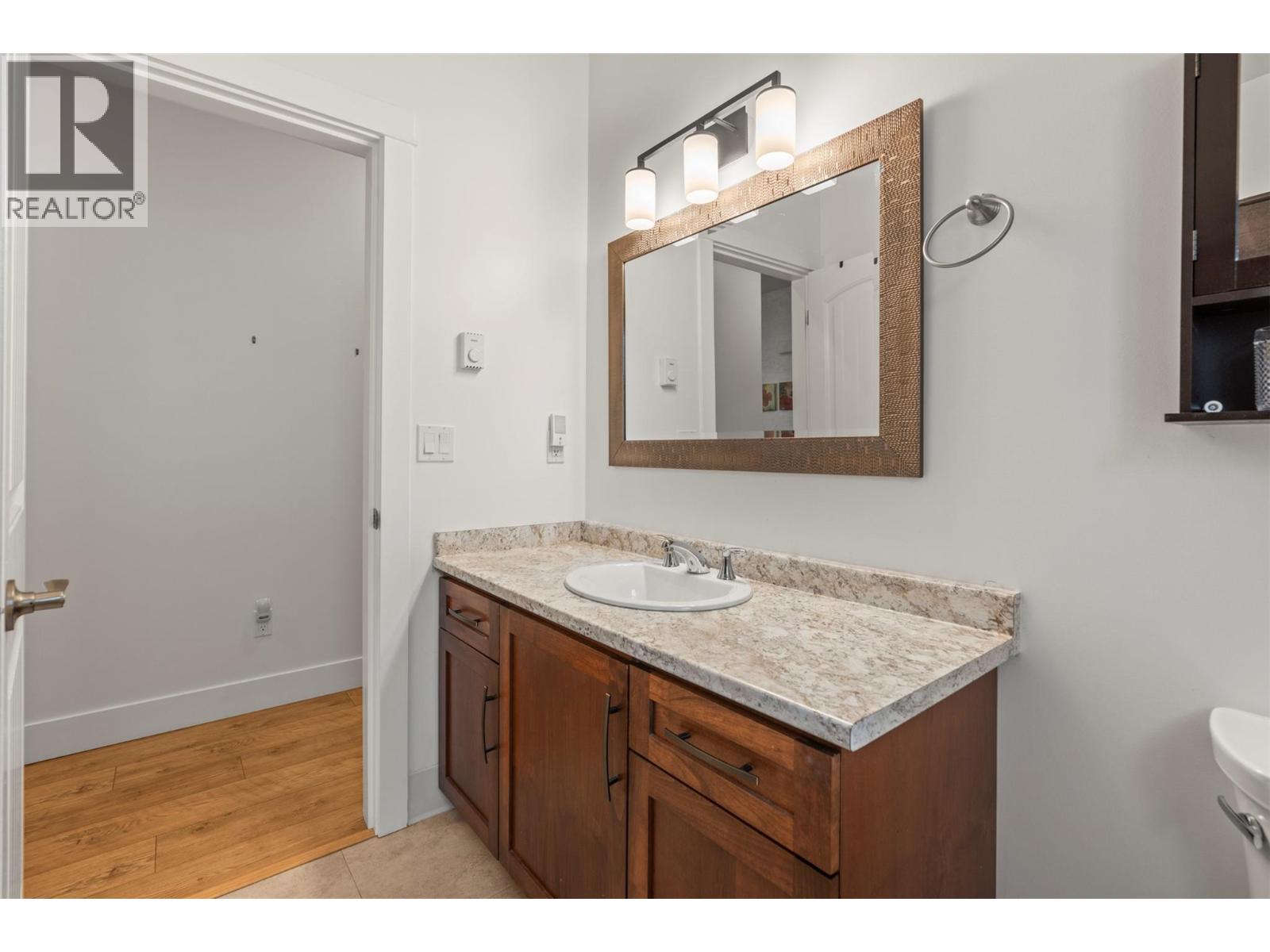 205 Falcon Avenue Property Photo 25