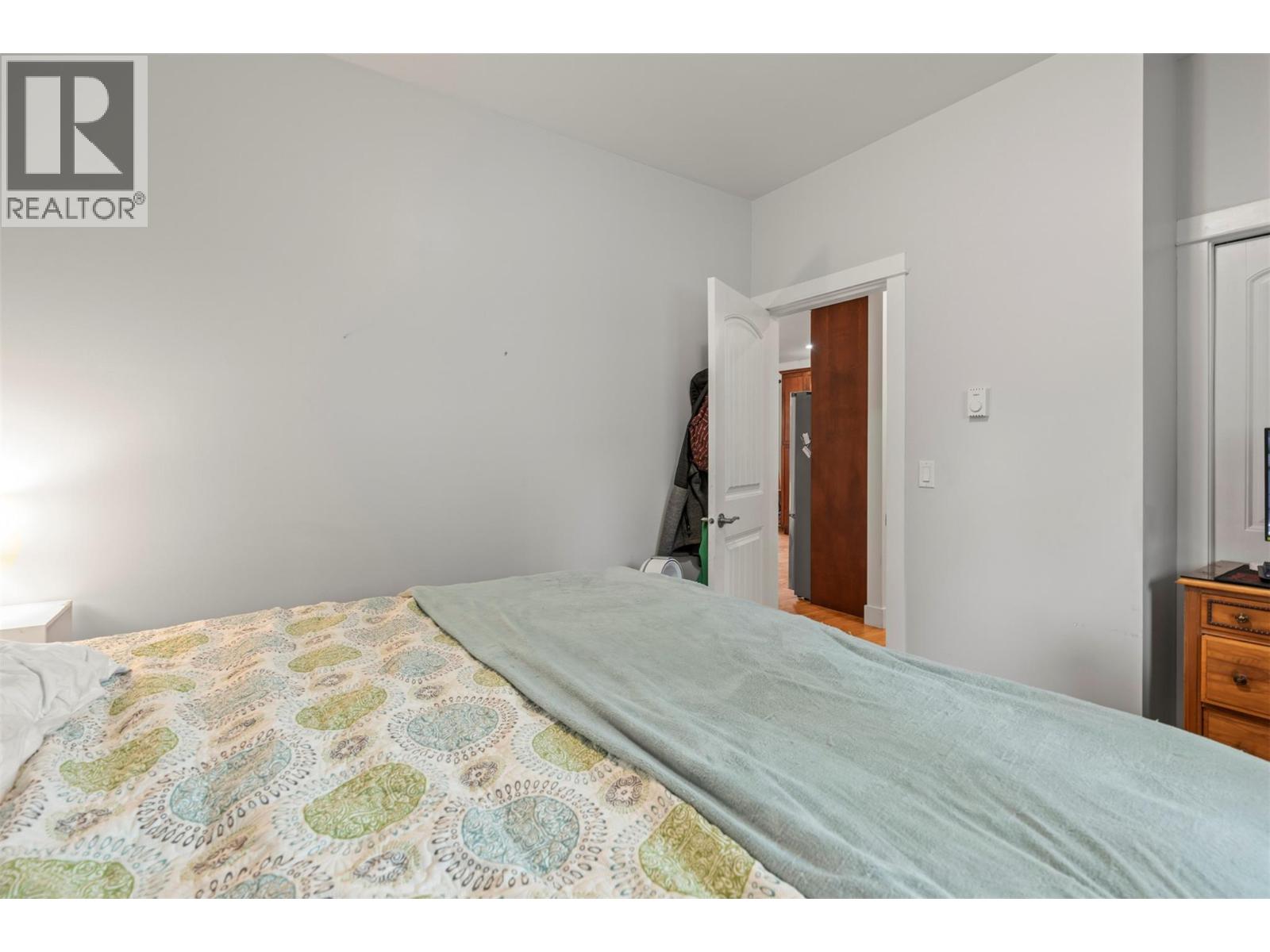 205 Falcon Avenue Property Photo 27